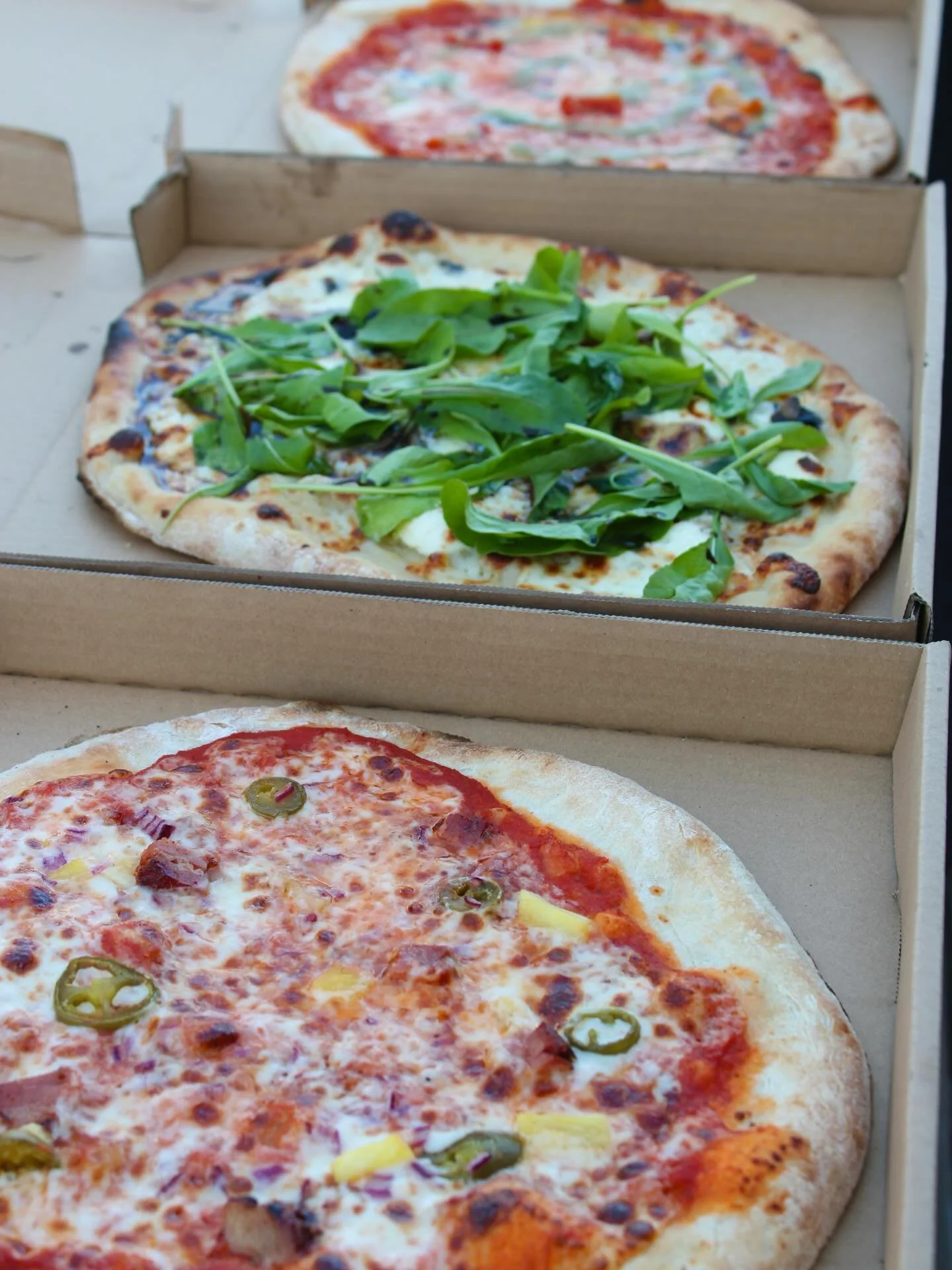 🍕🍕It&rsquo;s Friday Y&rsquo;all🍕🍕
Pizza served up 430-7pm
📞 Call ahead or 🔗 link in bio to order online
808-332-7001