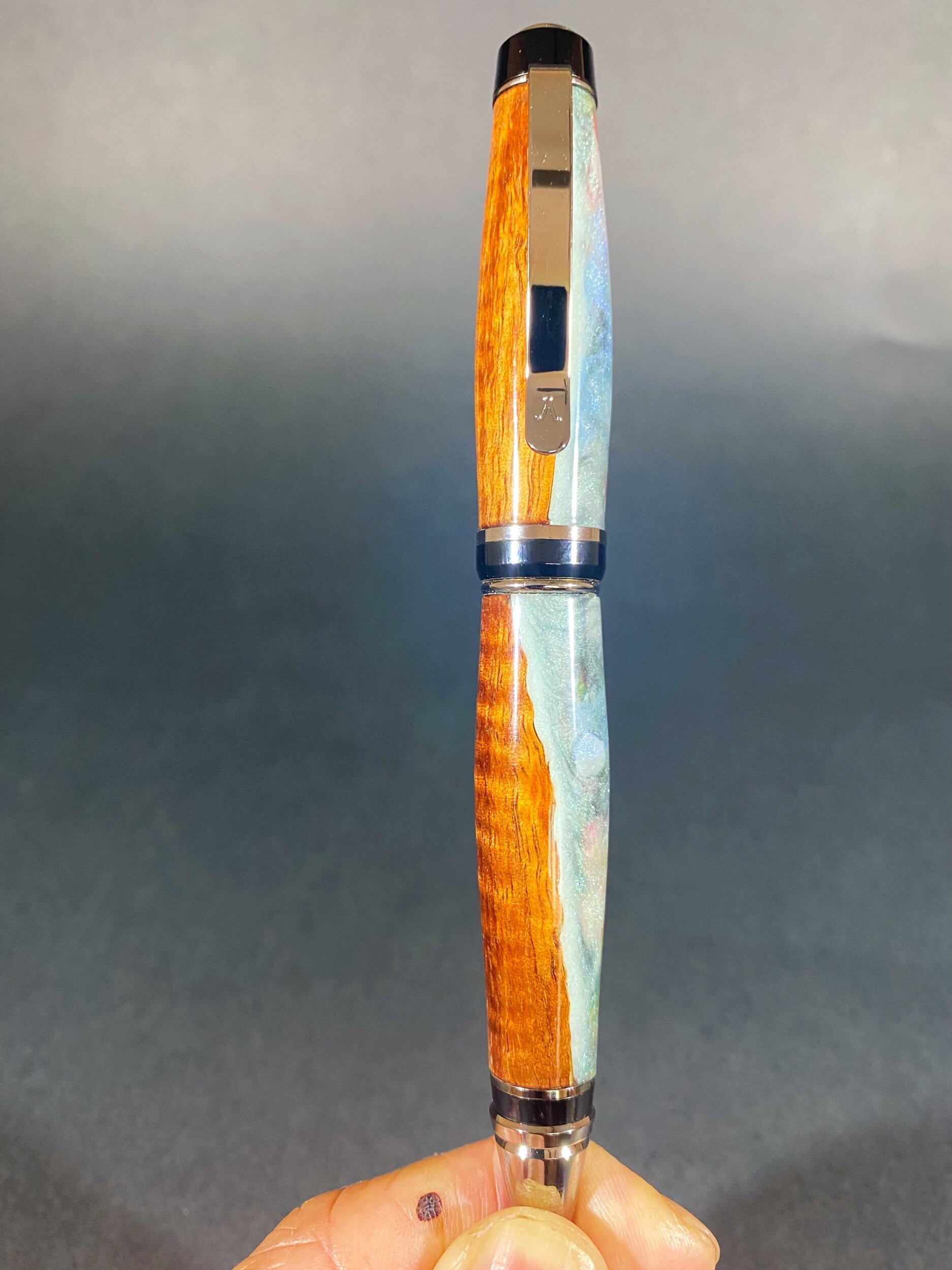 830814F1-6756-4E5D-855A-08FBCF8C5FA5