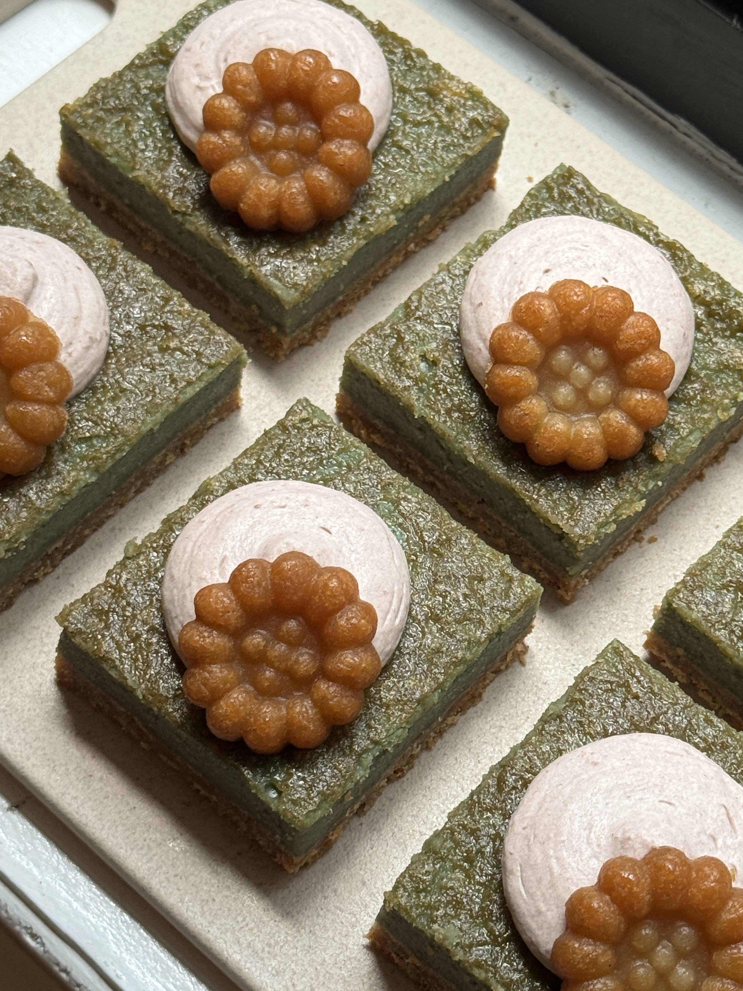 MUGWORT BAR WITH RED BEAN WHIPPED CREAM