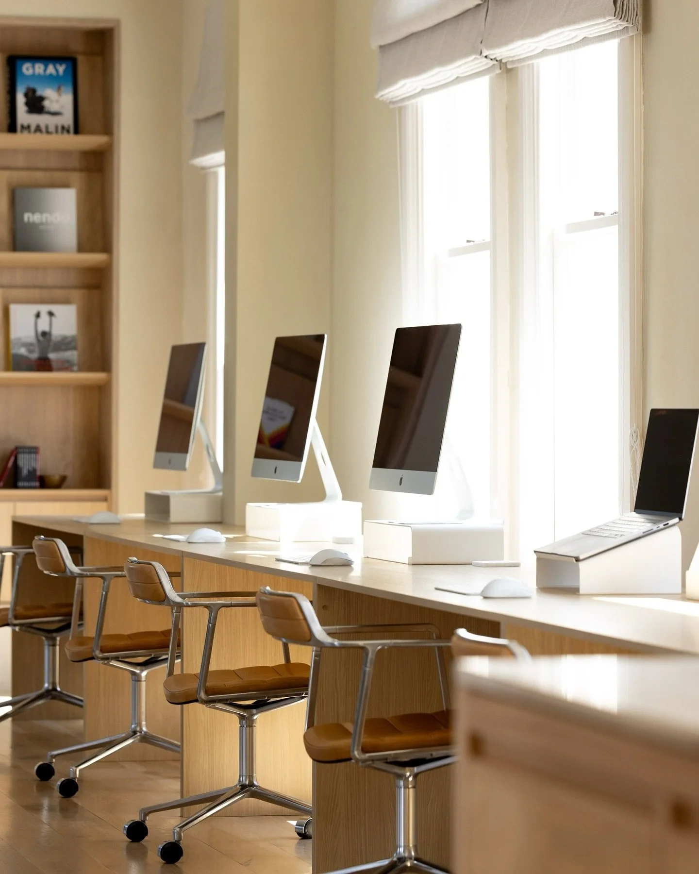 The full range of Oddthing office accessories get put to work in the dreamy office space of @wonder.group_ 

Shop online for current stock or get in touch for bulk orders. 

Designed and manufactured locally in Auckland, New Zealand 🇳🇿 

#nzmade #d