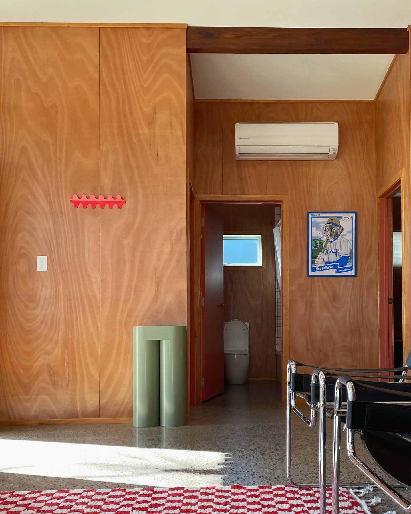 Spotted in the wild &mdash; the &lsquo;Wiggle Wall Hanger - 6 Hook&rsquo; in Gloss Cola Red ❤️ 

Featured @stay_at_homer 

#oddthing #madeinnewzealand #nzmade