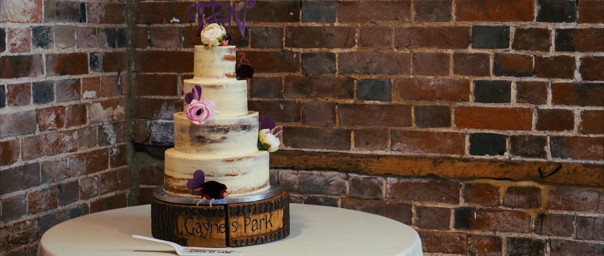 Gaynes Park natural wedding cake video.jpg
