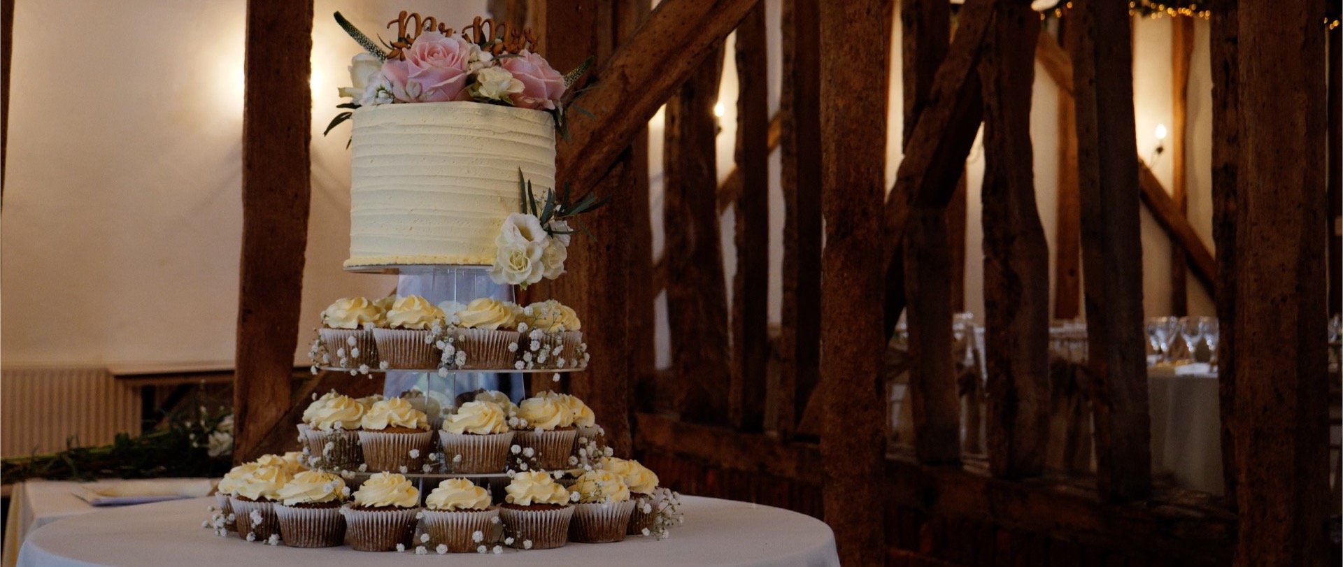 Crondon Park wedding cake video.jpg