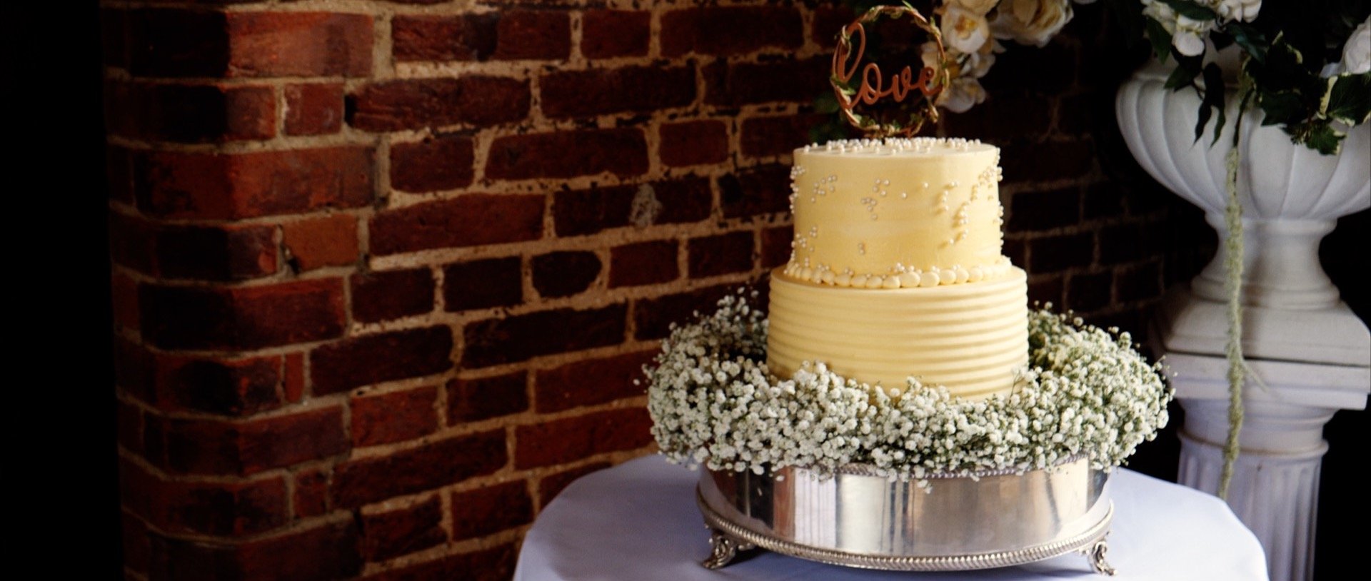 Wedding Cake at Leez Priory Essex .jpg