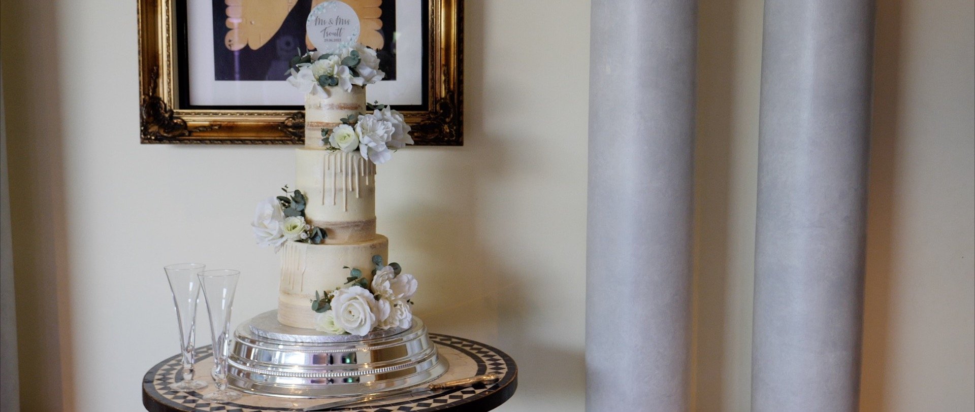 Frienr Manor Wedding Cake Essex.jpg