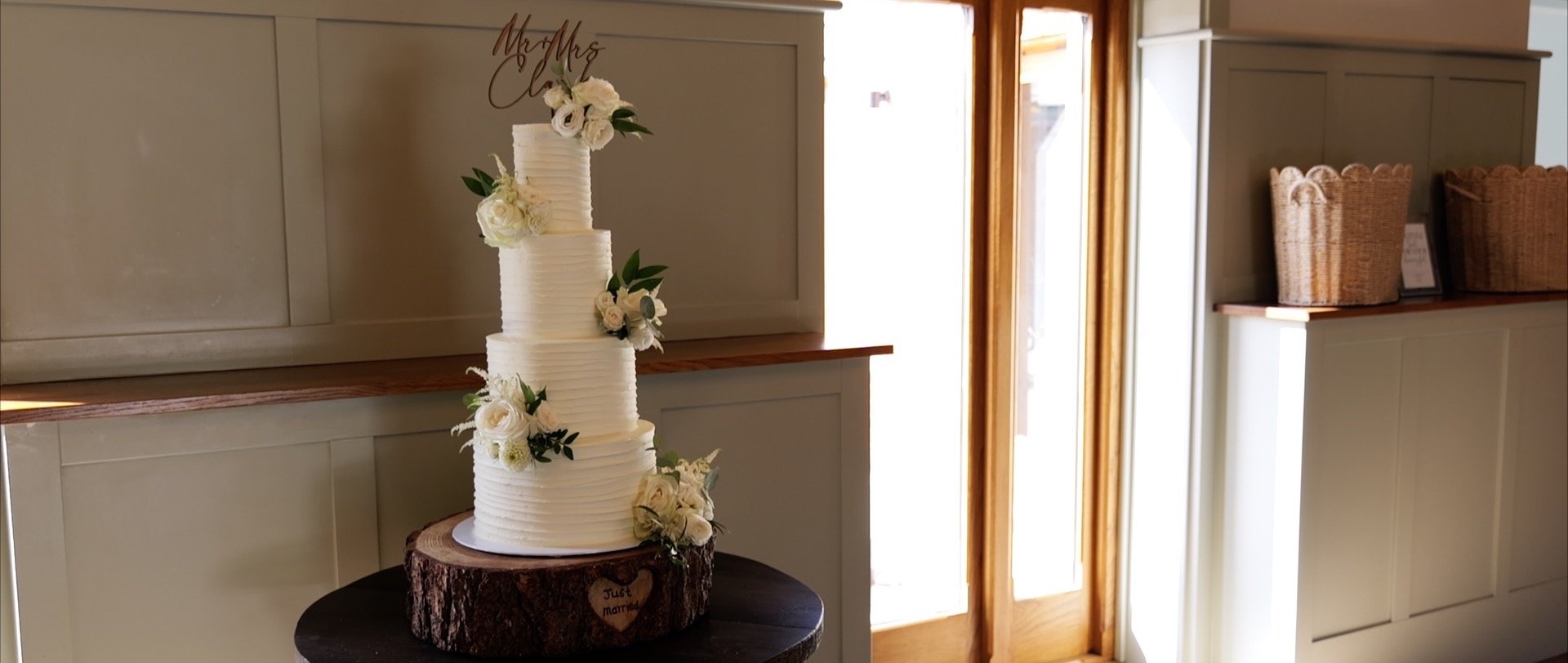 3 Cheers Media - Apton Hall Wedding Video - Cake.jpg