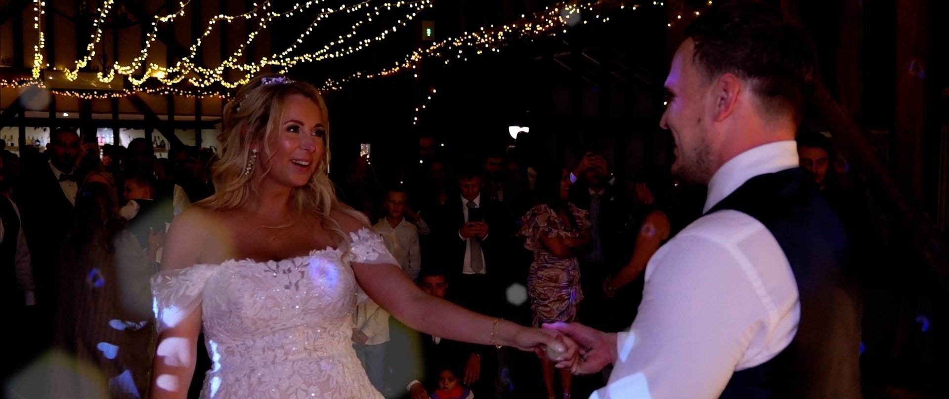 Crondon Park Wedding Videography - 3 Cheers Media - First dance.jpg