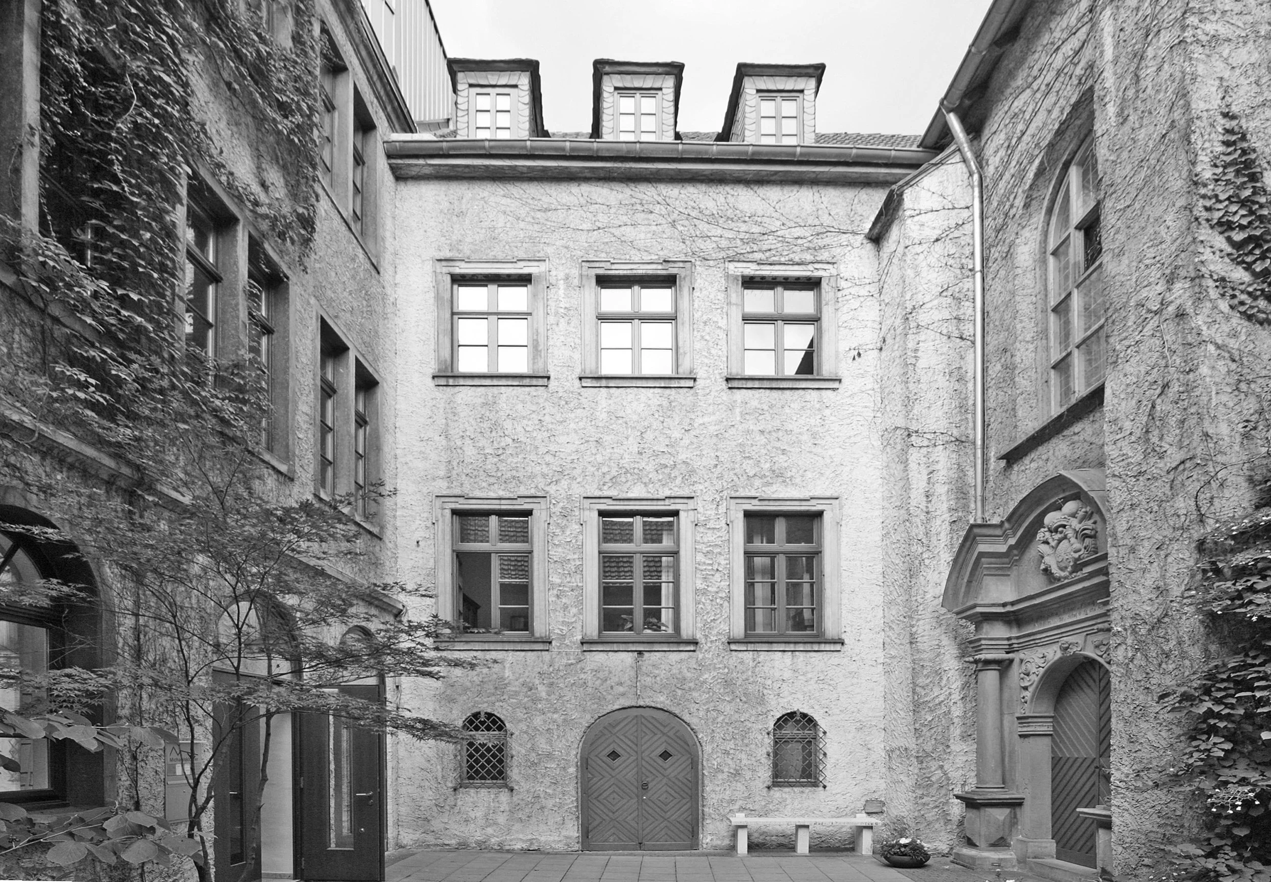 Umgestaltung | 2005