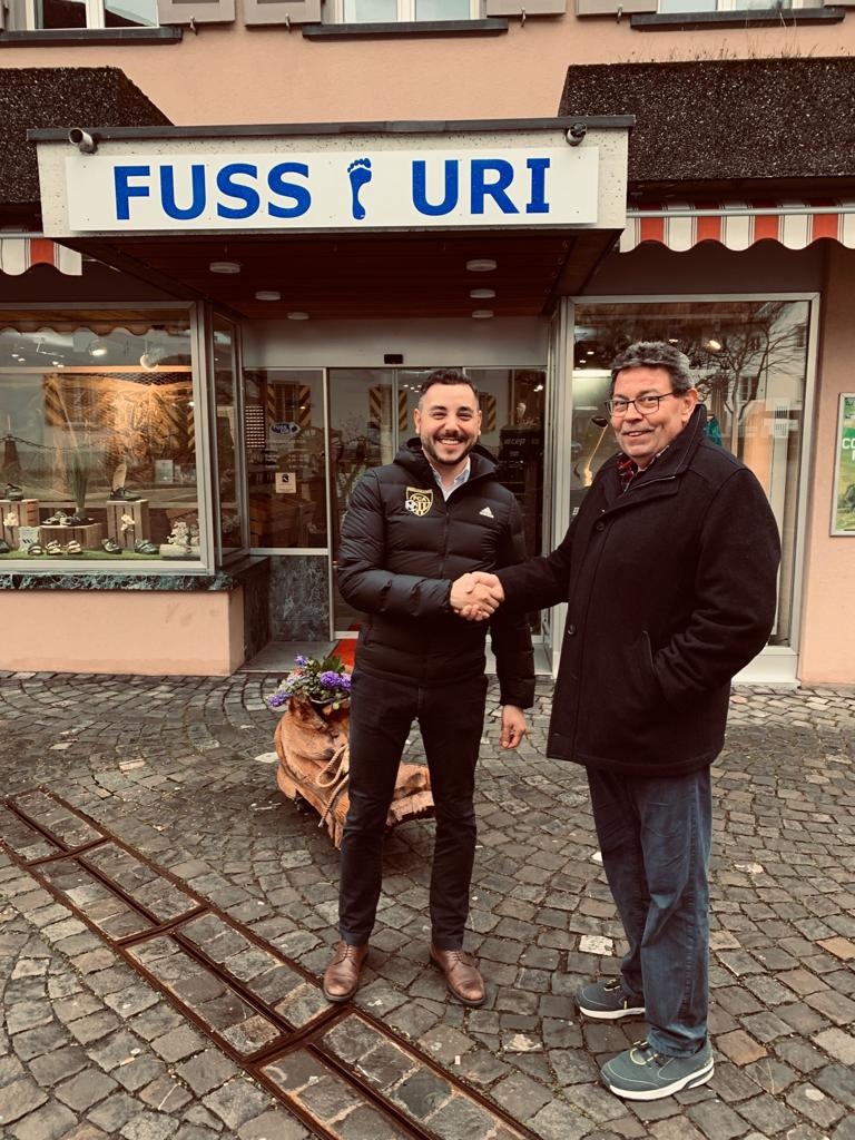 Maurizio Persi (FC Altdorf) zusammen mit Armin Gerbing von Fuss Uri