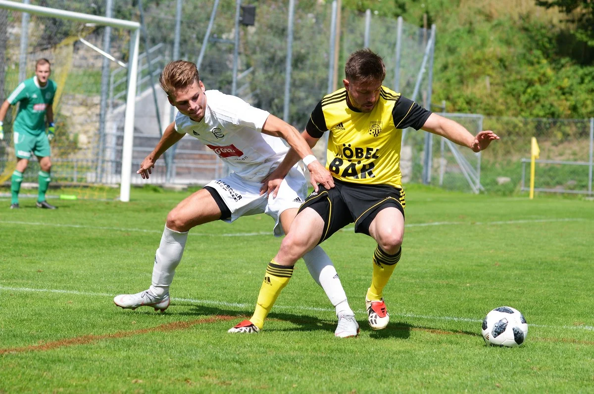 Kartal Cil im Hinspiel gegen Eschenbach. Foto: Regiofussball.ch