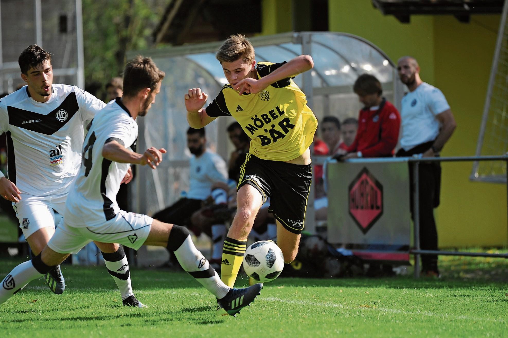 Altdorfs Nino Poletti beim Hinspiel gegen Lugano U21. Foto: Urner Zeitung