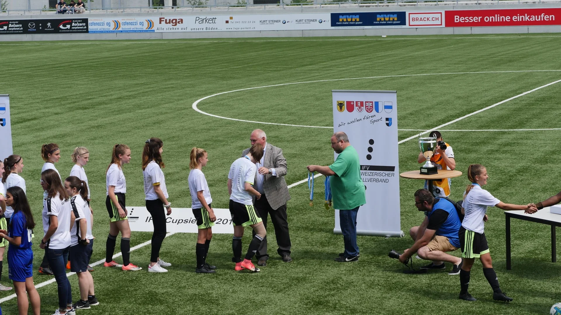 WhatsApp Image 2019-06-21 at 13.30.53.jpeg