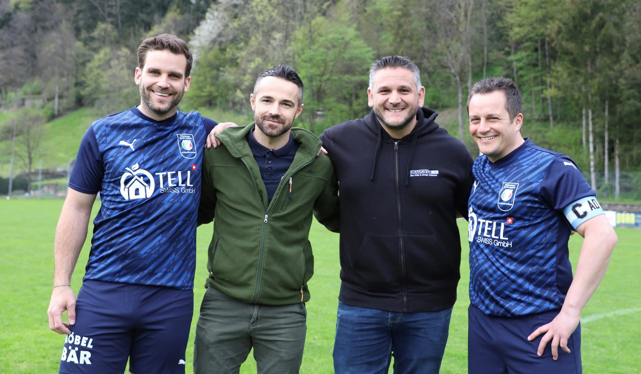 Neues Tenü für die FC Altdorf Azzurri Senioren