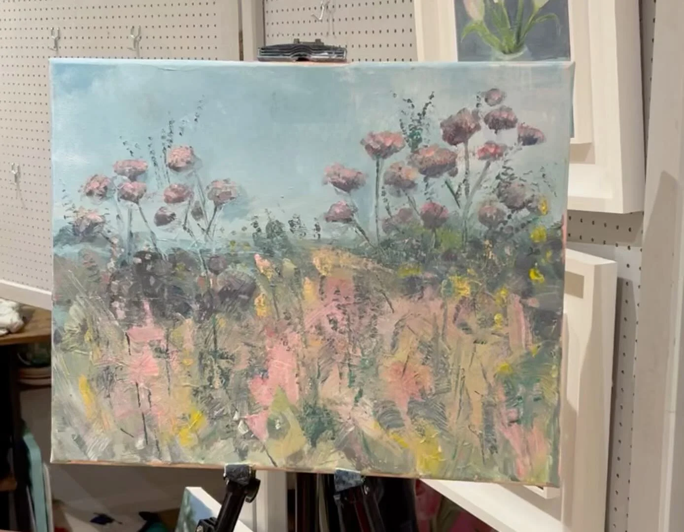 Trying to capture the beauty of the autumn colours, the movement of grasses and the verbena bonariensis, that just seems to last forever! 

Acrylic on canvas, 40cm x 50cm. 

#autumncolours #flowerpainting #flowerpaintings #abstractflowers #flowersinm