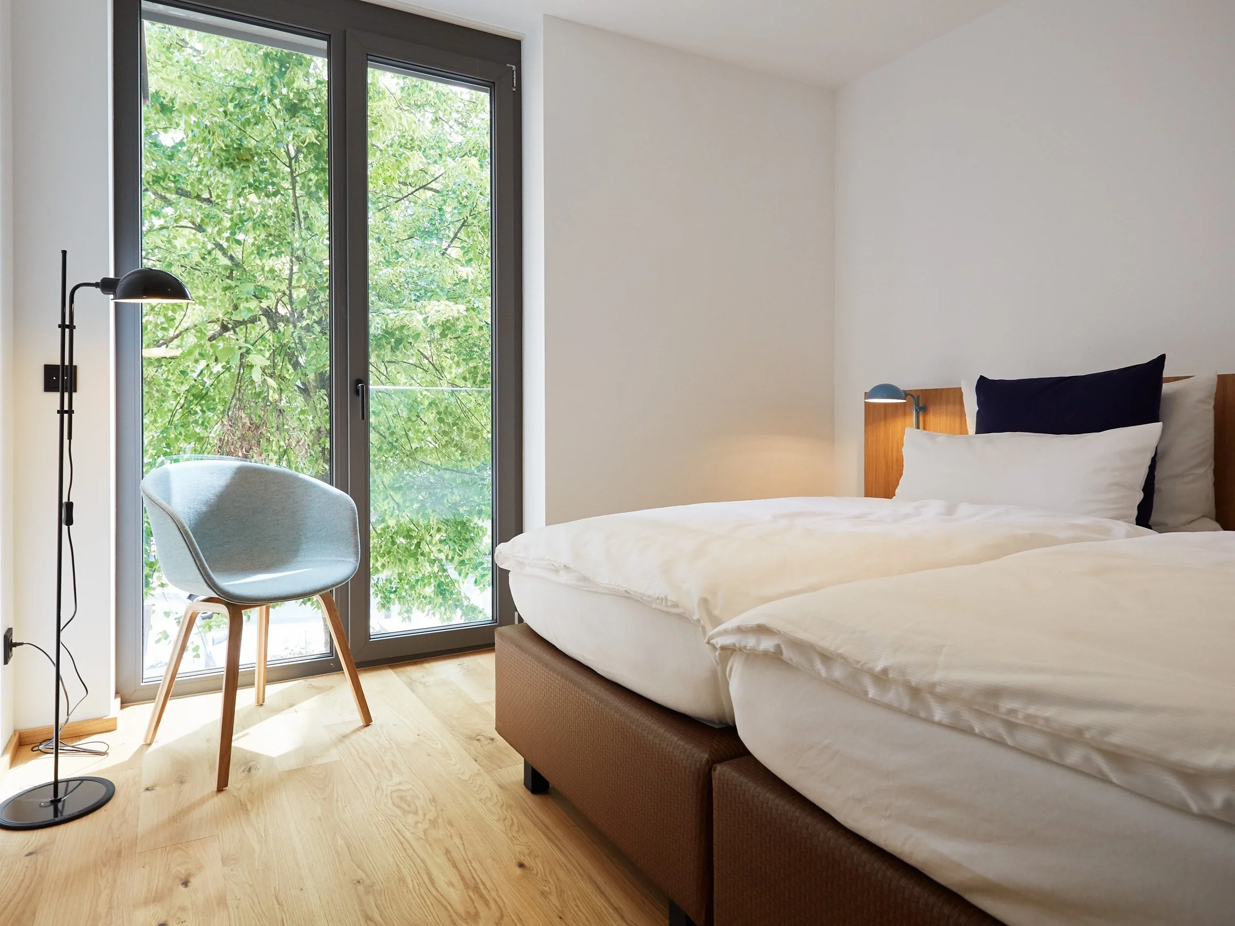 Schienerberg 14 helles Zimmer.jpg