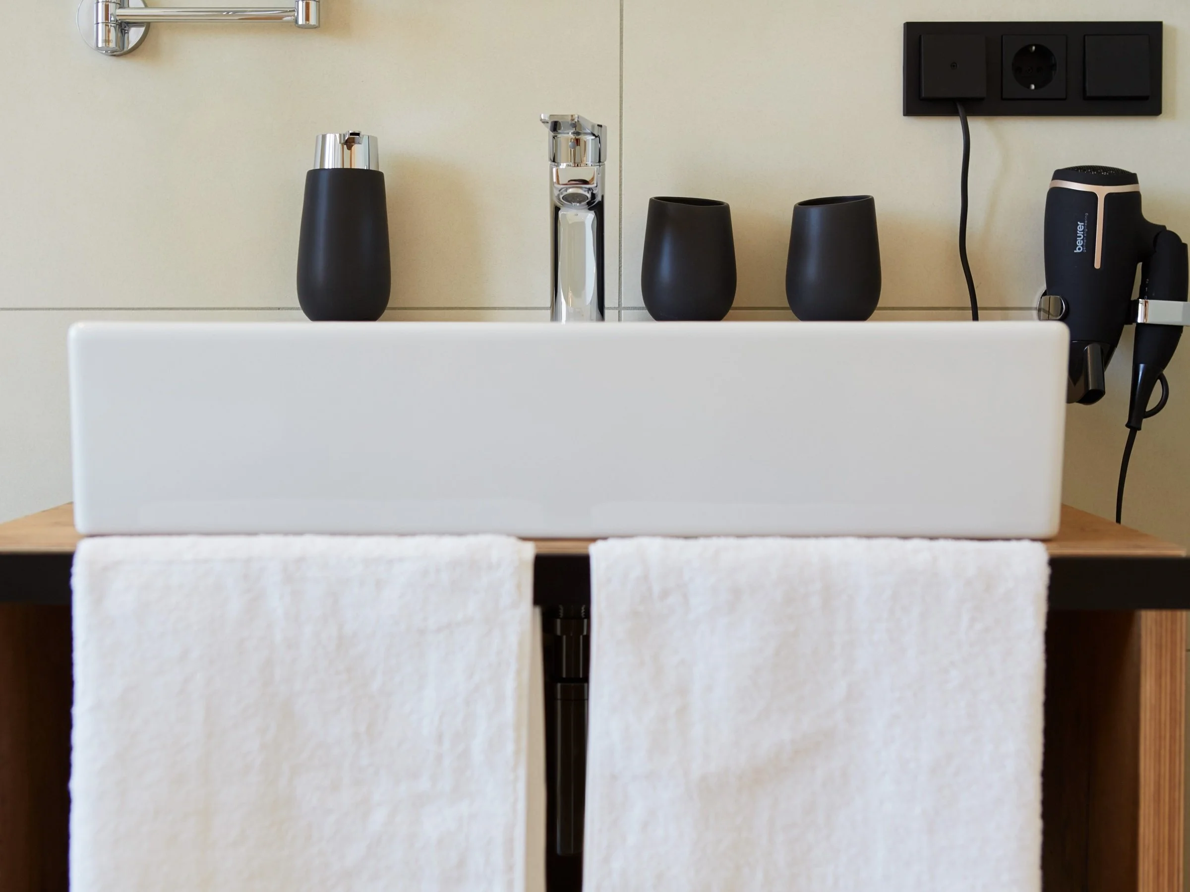 Zum Dorfplatz 12 stilvolles Bad.jpg