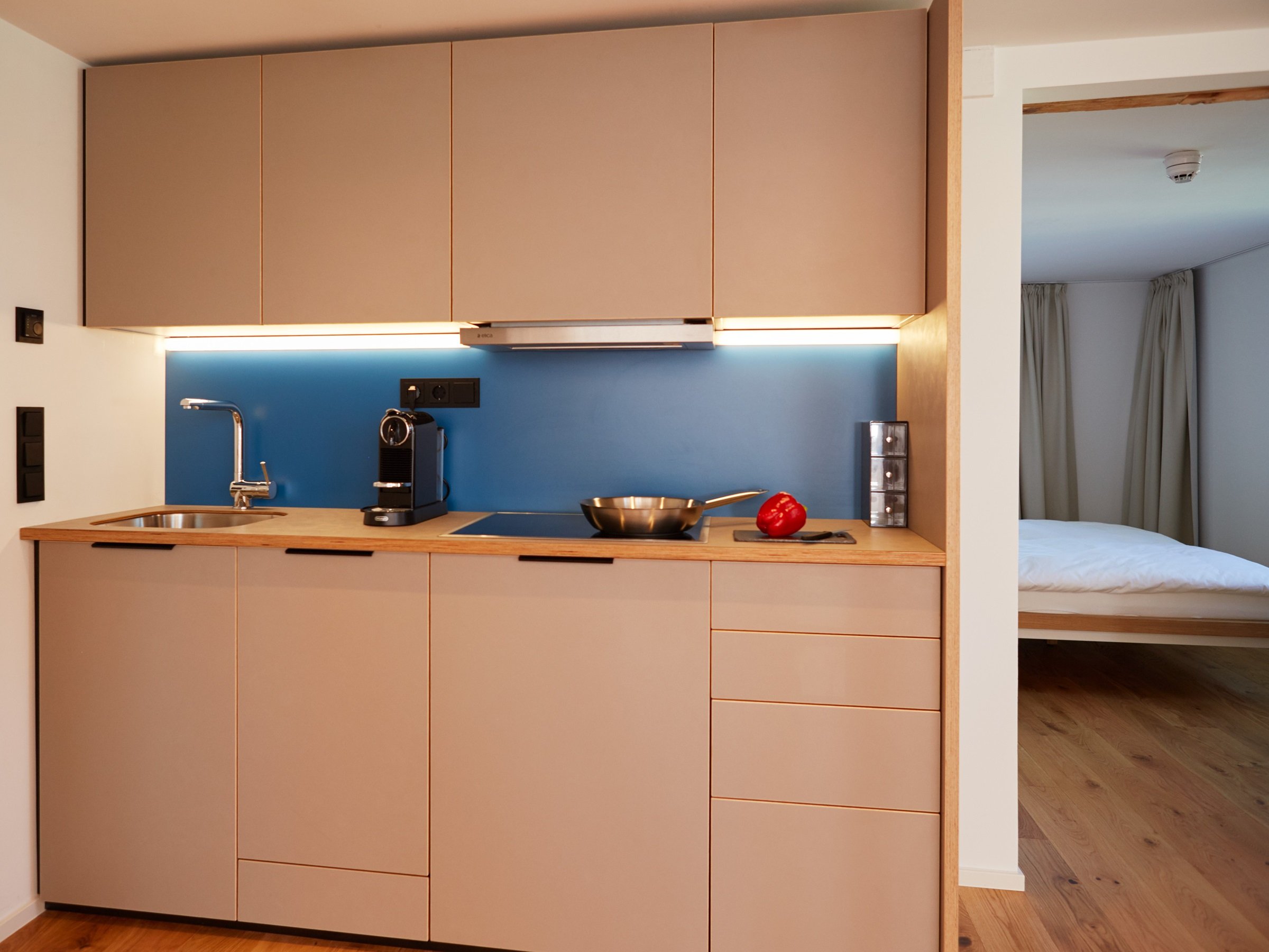 Aachblick 6 moderne Einbauküche.jpg