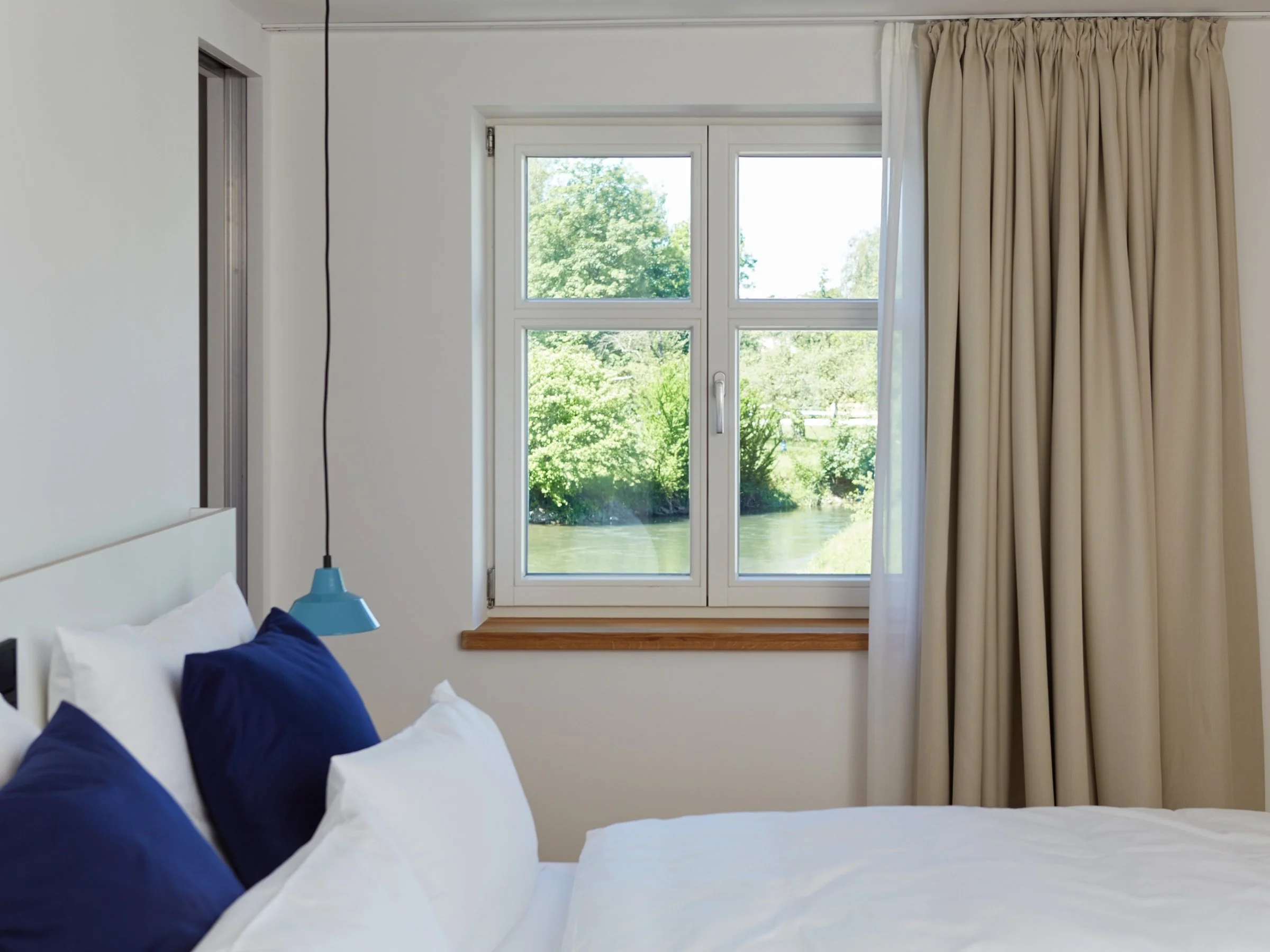 Aachblick 12 Blick auf den Fluss.jpg