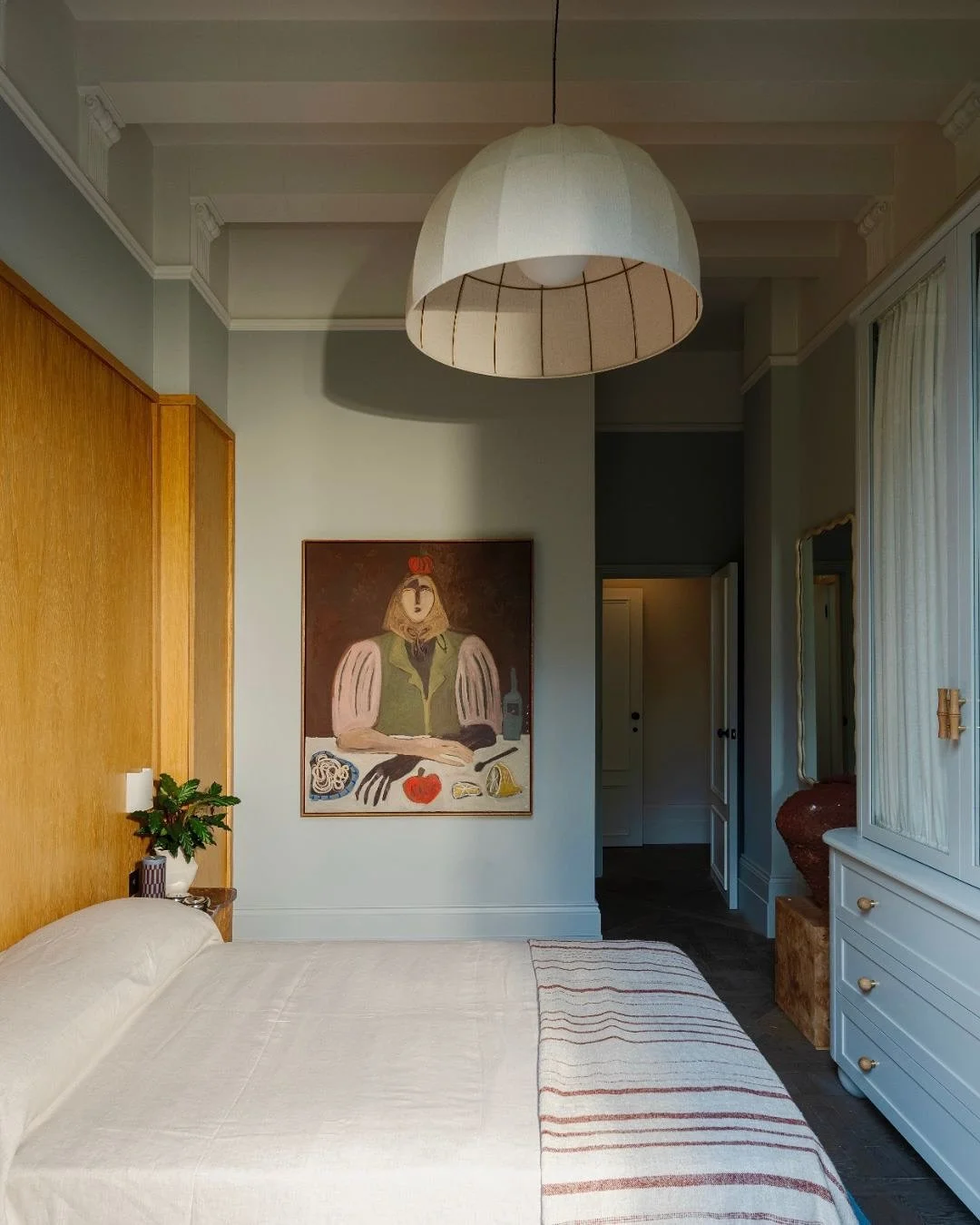 M.A.H Inspo &bull; 

A little sanctuary of calm we&rsquo;d all love to retreat to! 

This beautiful space designed by @hamishvincentdesign features The Perfect Spaghetti by Kate Florence and Mars by Holly Dawes.

Photography by @piercescourf 

For ou