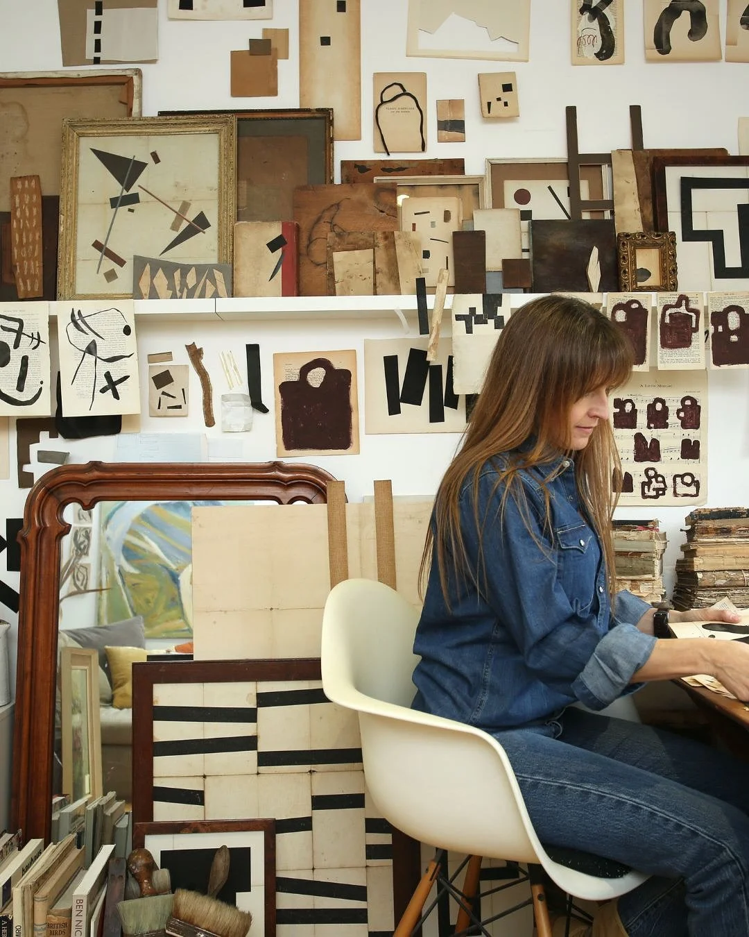 Meet Lucy Naughton &bull; 

A Surrey-based mixed media artist who draws inspiration from the found treasures of antique frames, books and weathered papers. 

Her work is a seamless blend of abstract painting and collage, evolving intuitively and embr