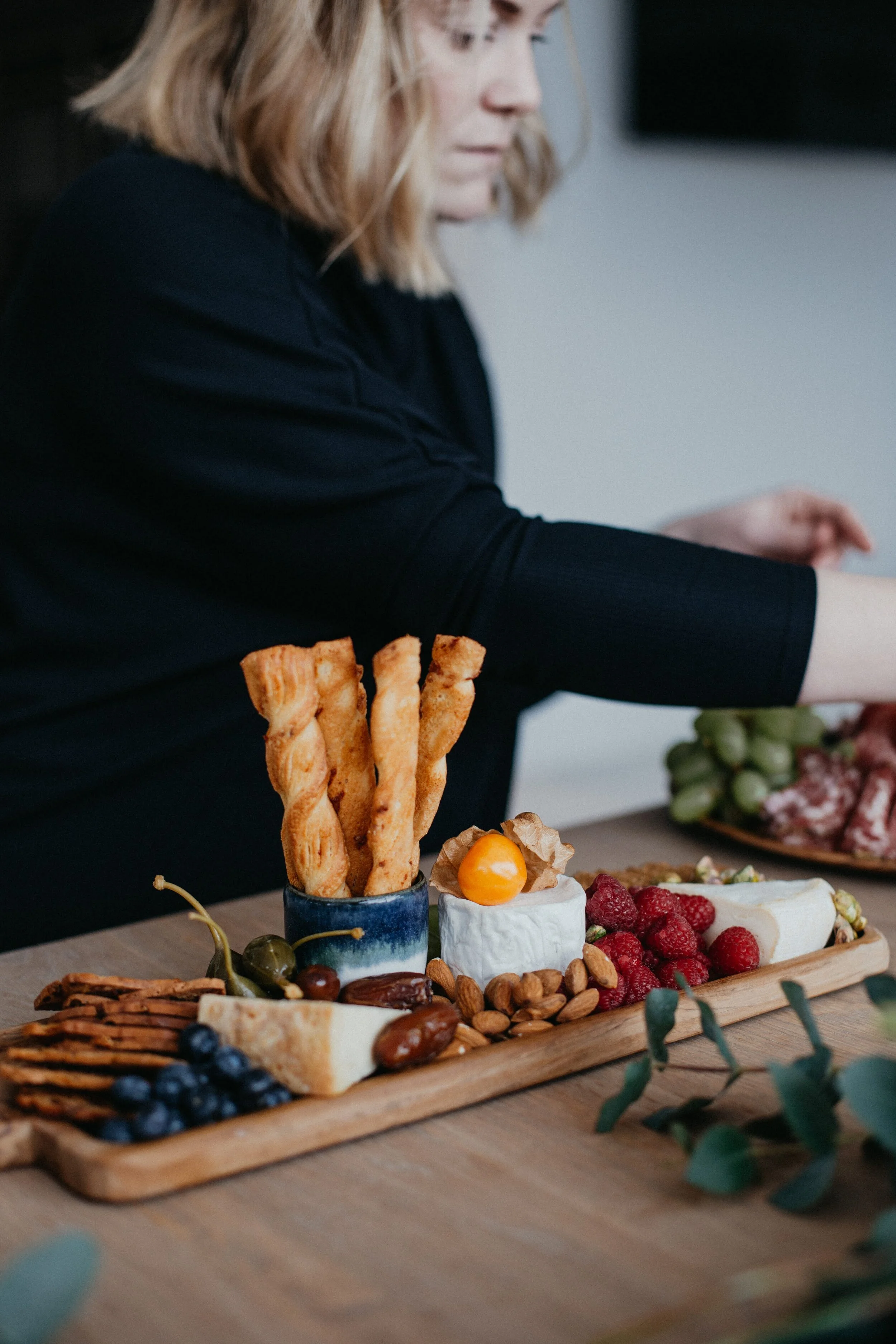 H&R cheeseboard on teak platter 1.jpg