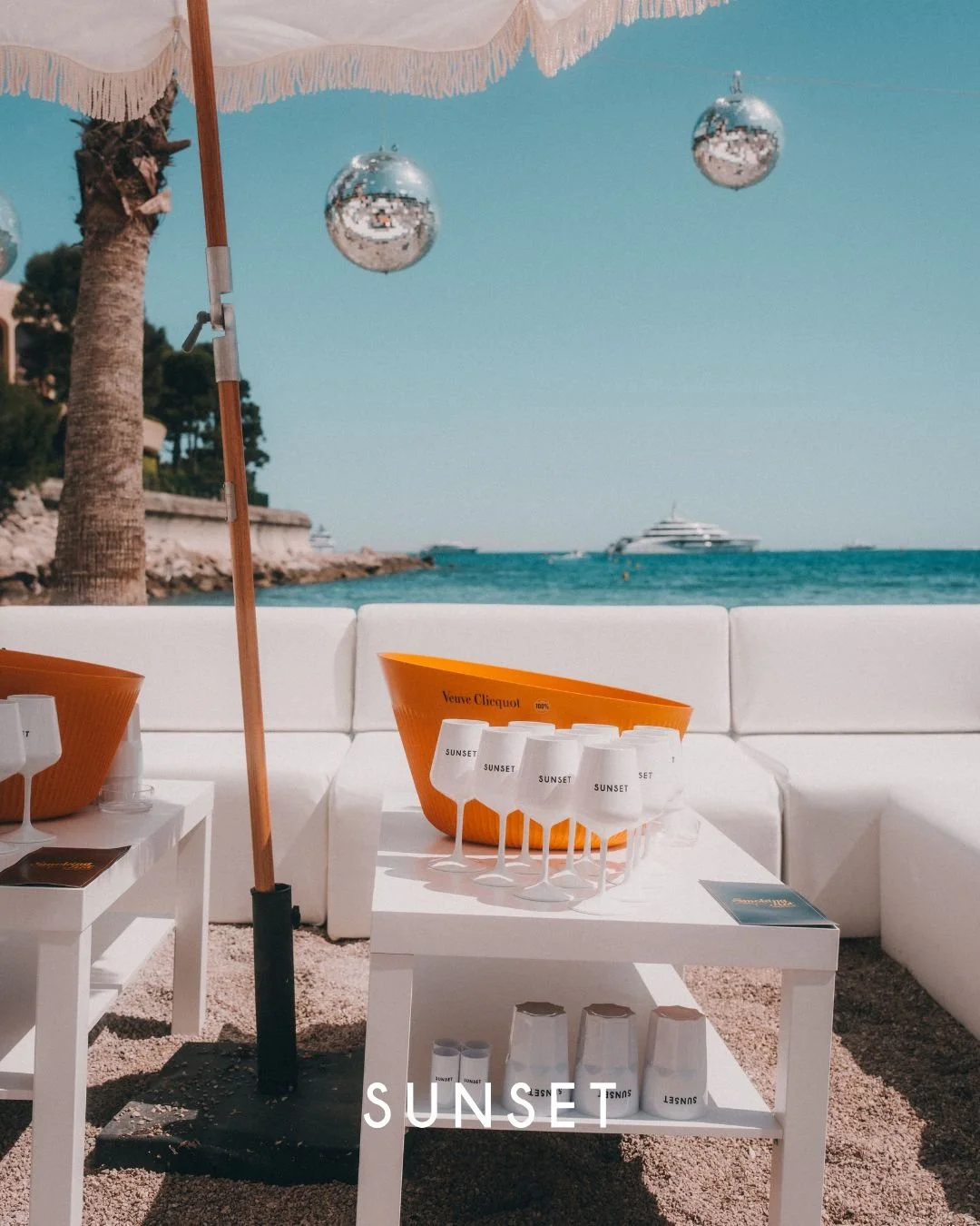 Best tables around during the Monavo GP.. but you already knew that 😉
#sunsetmonaco #Sunsetvibes #dolcevita #thegoodlife #lifestyle #monaco #seeyouatsunset #sunsetattitude