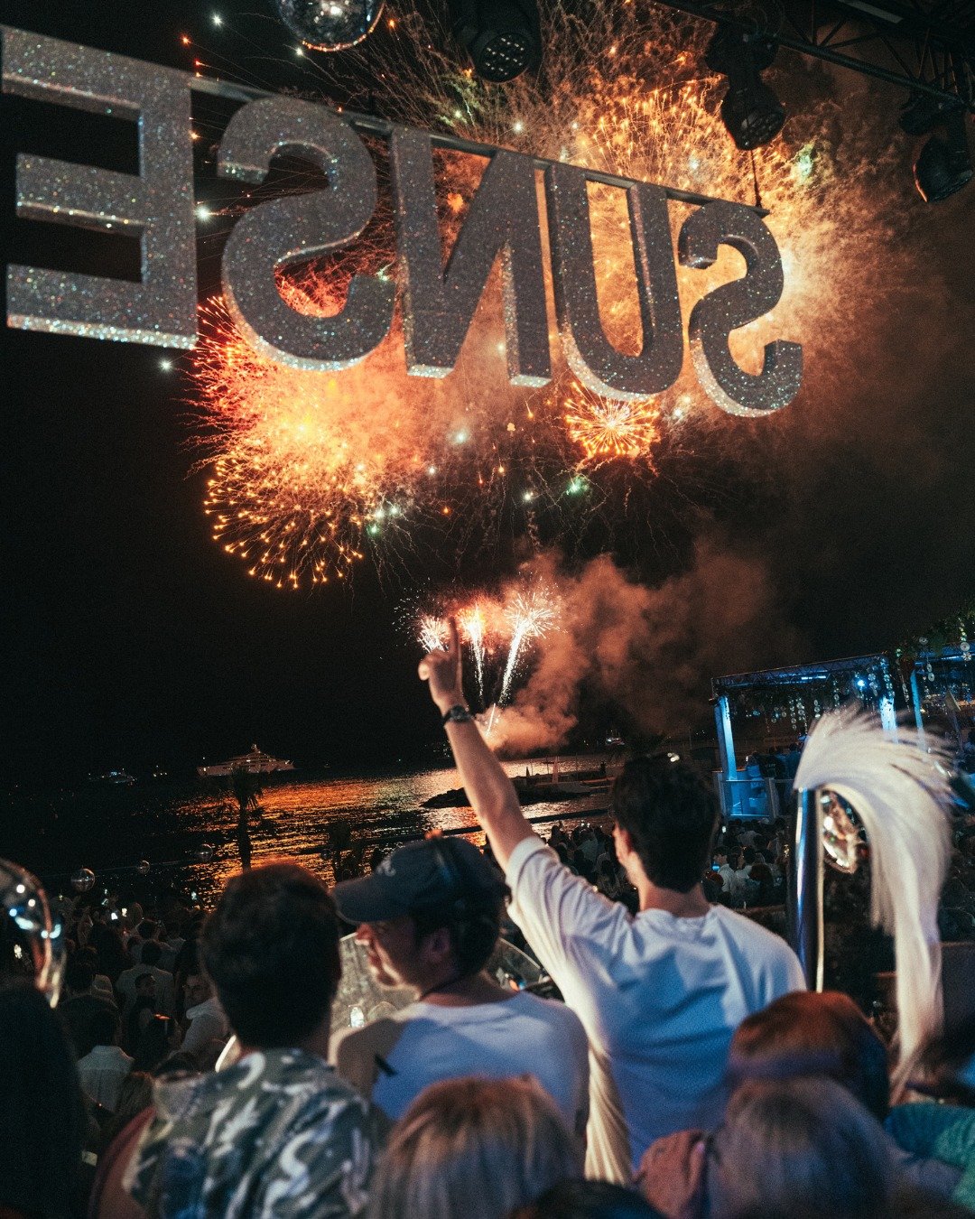 Wherever life takes you, this will always feel like home.

Happy New Year to our SUNSET family. 🍾🤍

#sunsetmonaco #SunsetVibes #dolcevita #thegoodlife #lifestyle #monaco #seeyouatsunset #sunsetattitude