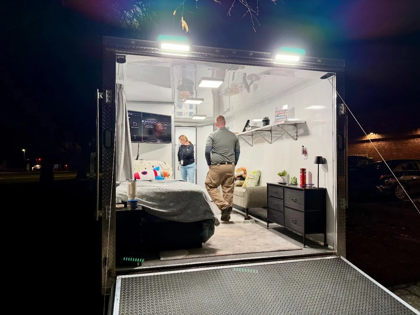 A huge THANK YOU to @ichealthcarect @newingtonpd_ct @ctnationalguard for a wonderful community opioid education and naloxone training event this evening at Newington High School! Thank you to all that attended! We hope you left feeling confident that