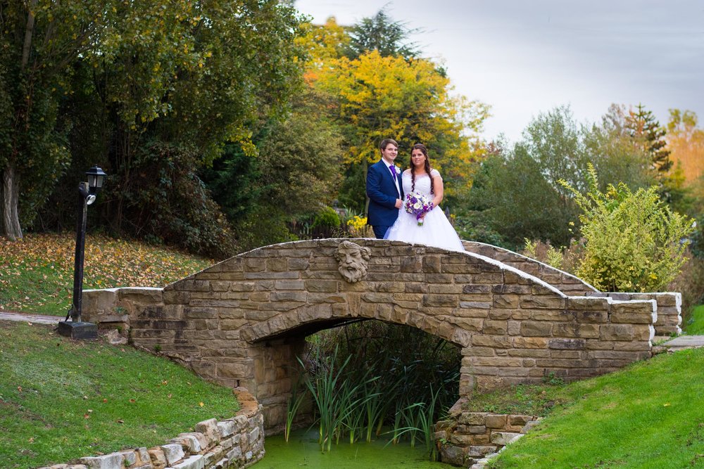 Ye Olde Plough House Bridge with wedding couple