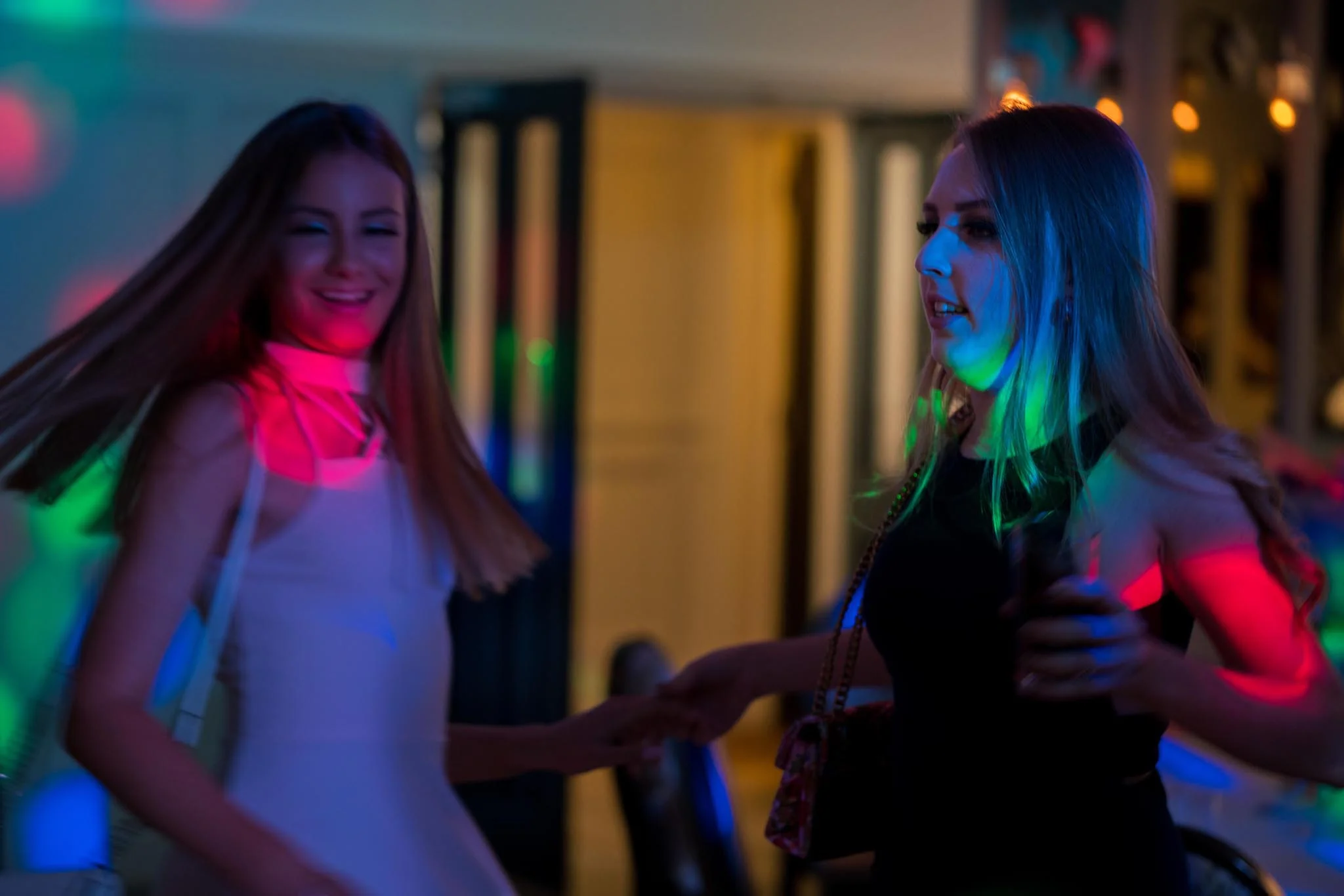 1016-Night-Reception-Luke-Yasmin-The-Rayleigh-Club-Wedding-Photography.jpg