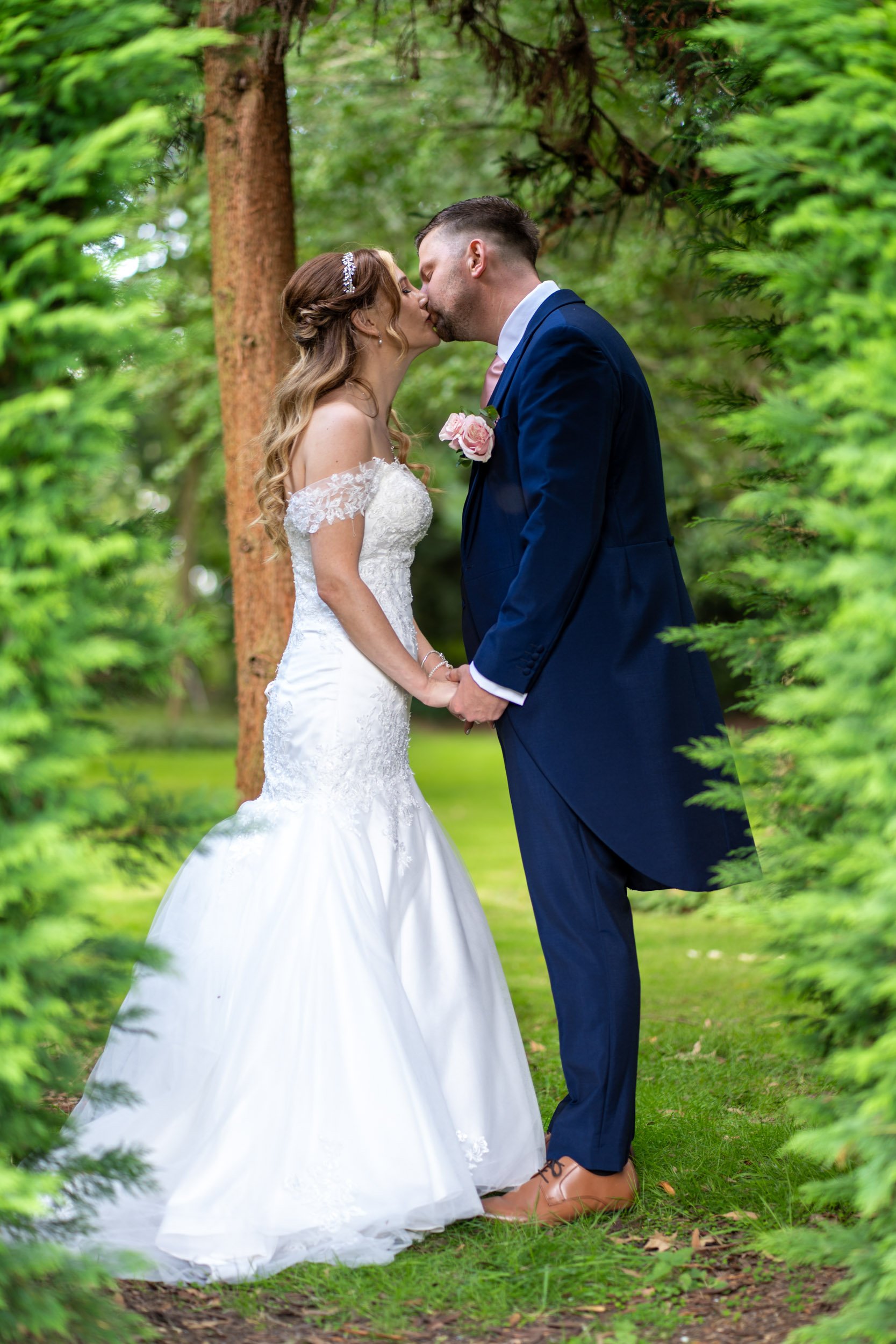 Hutton Hall Wedding Photography Summer 0504.jpg