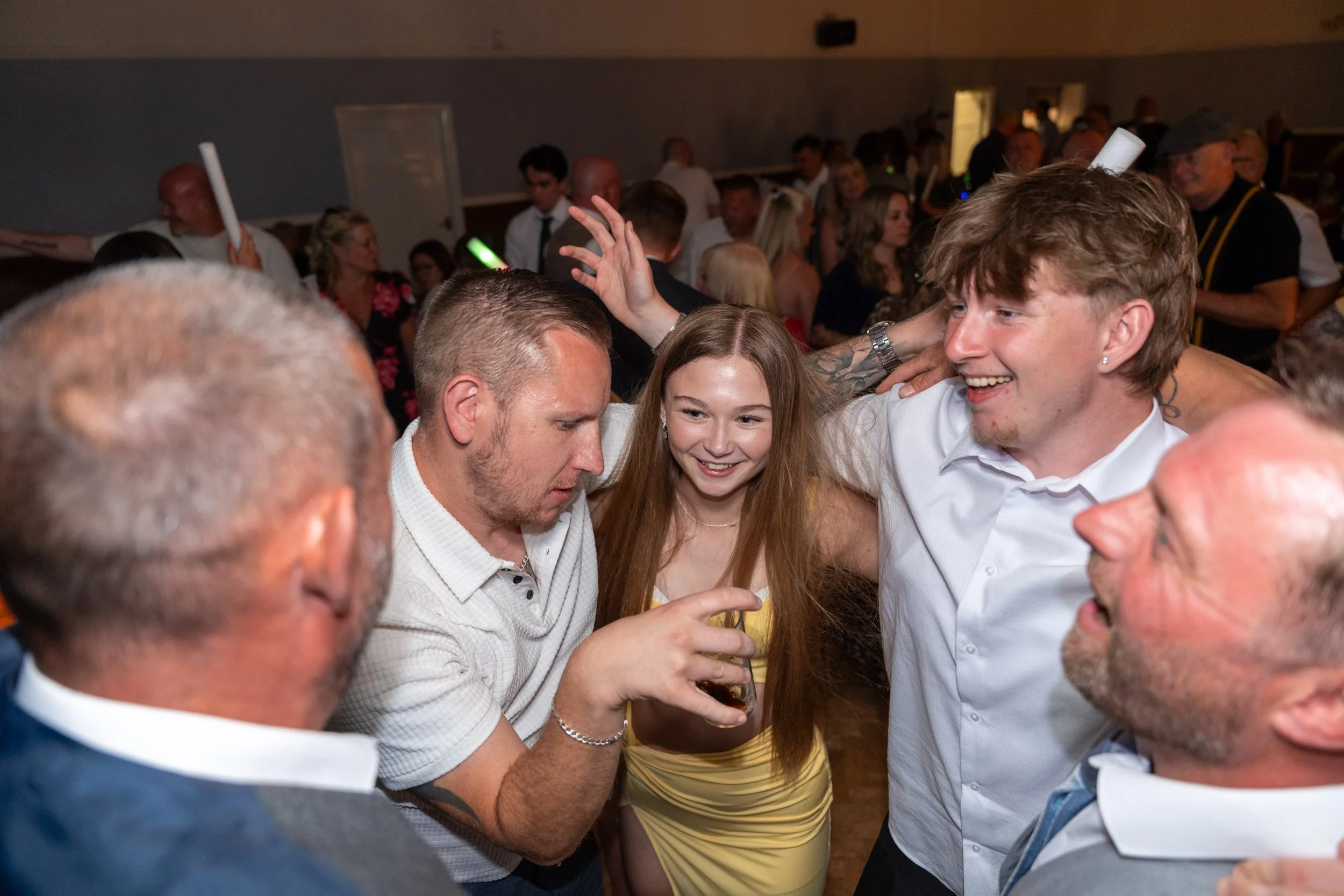 Candid wedding couple & guests at Fryerns Social Club, Basildon 186.jpg