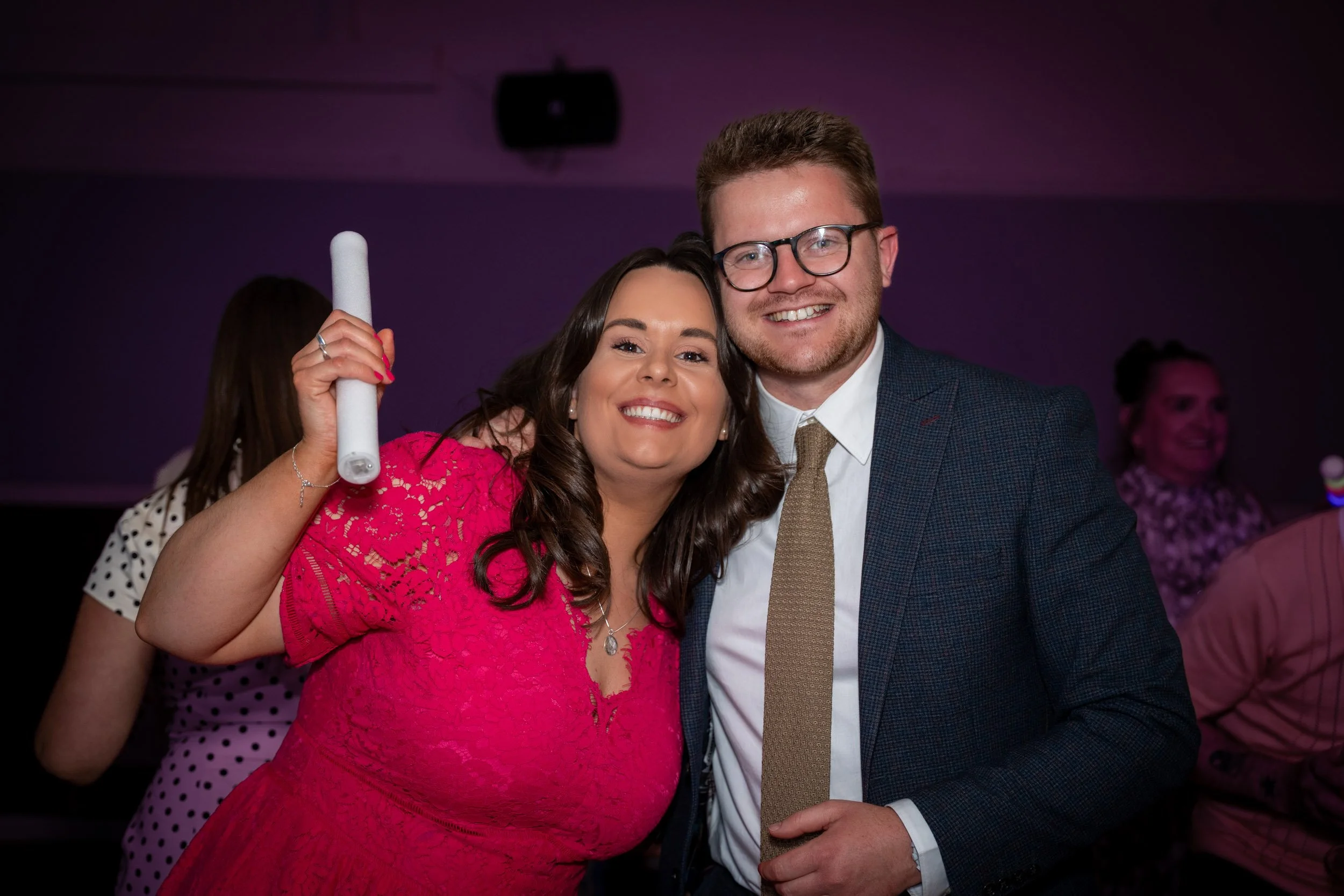 Candid wedding couple & guests at Fryerns Social Club, Basildon 201.jpg