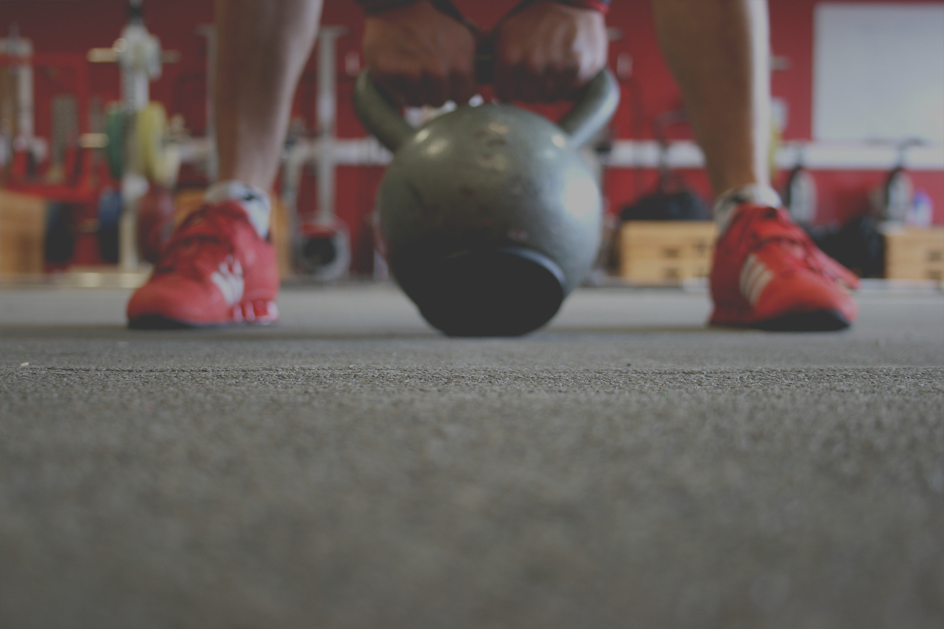 Levantamento Terra com Kettlebell 