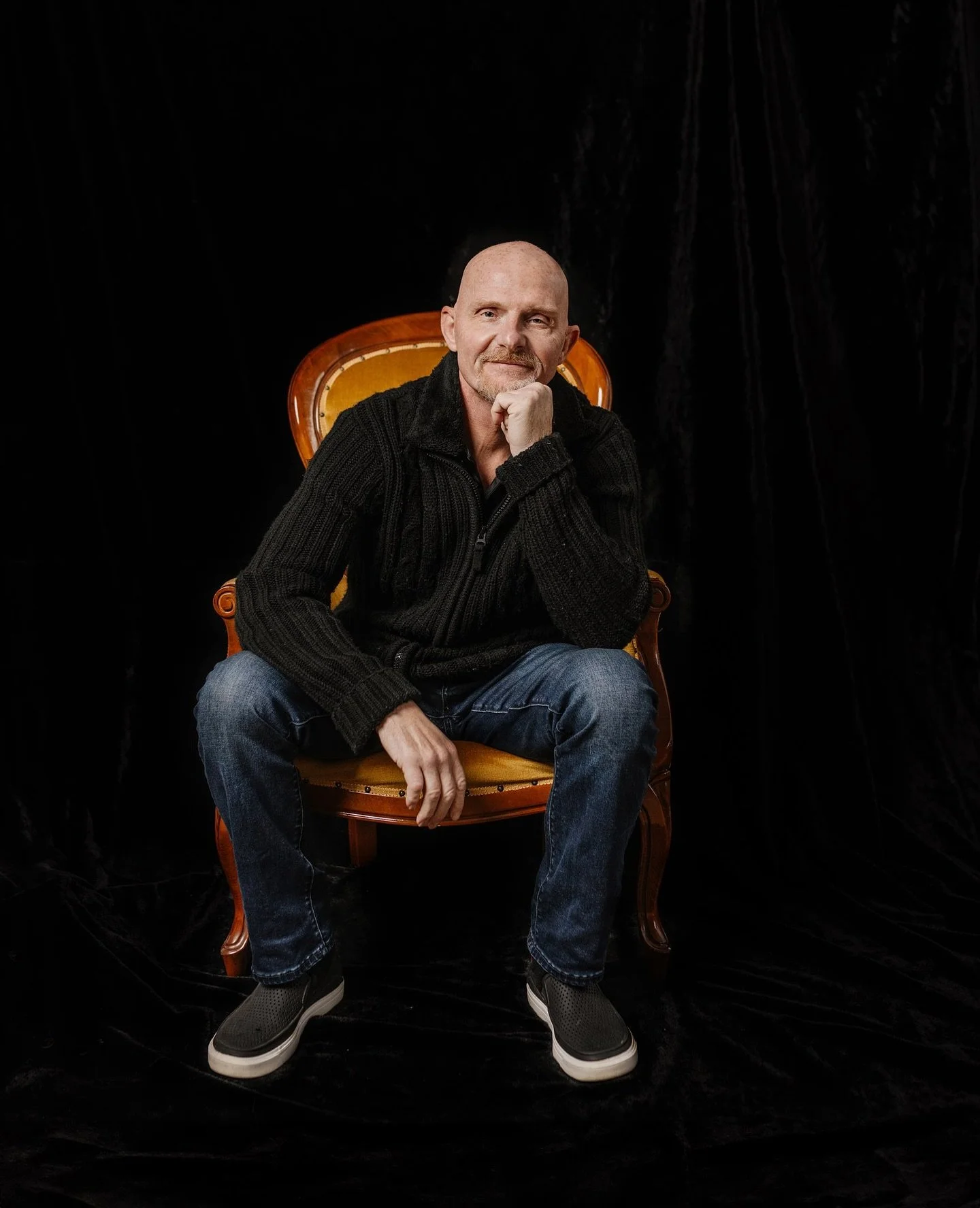 I have really been struggling to make this post, but these beautiful images that I took just this past November deserve a permanent place here.
Last Friday we said a loving and final goodbye to my dear sweet cousin Royal🤍
Royal was just 2 1/2 years 