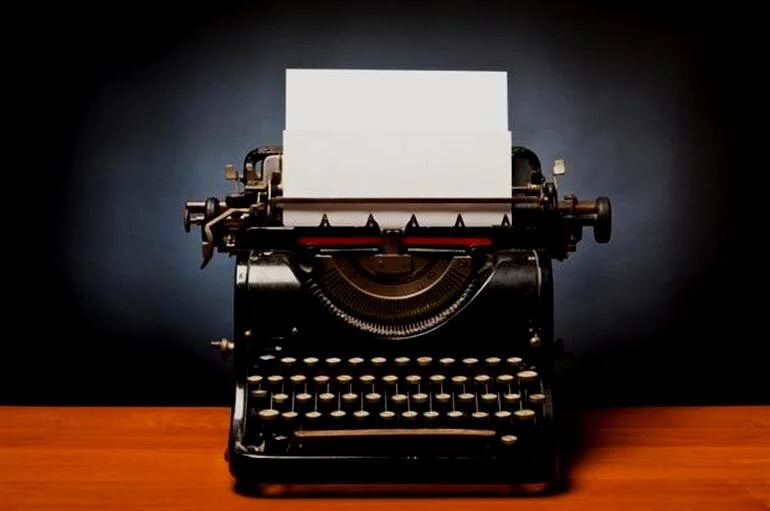 2012-02-09manual-typewriter-0209stock.jpg