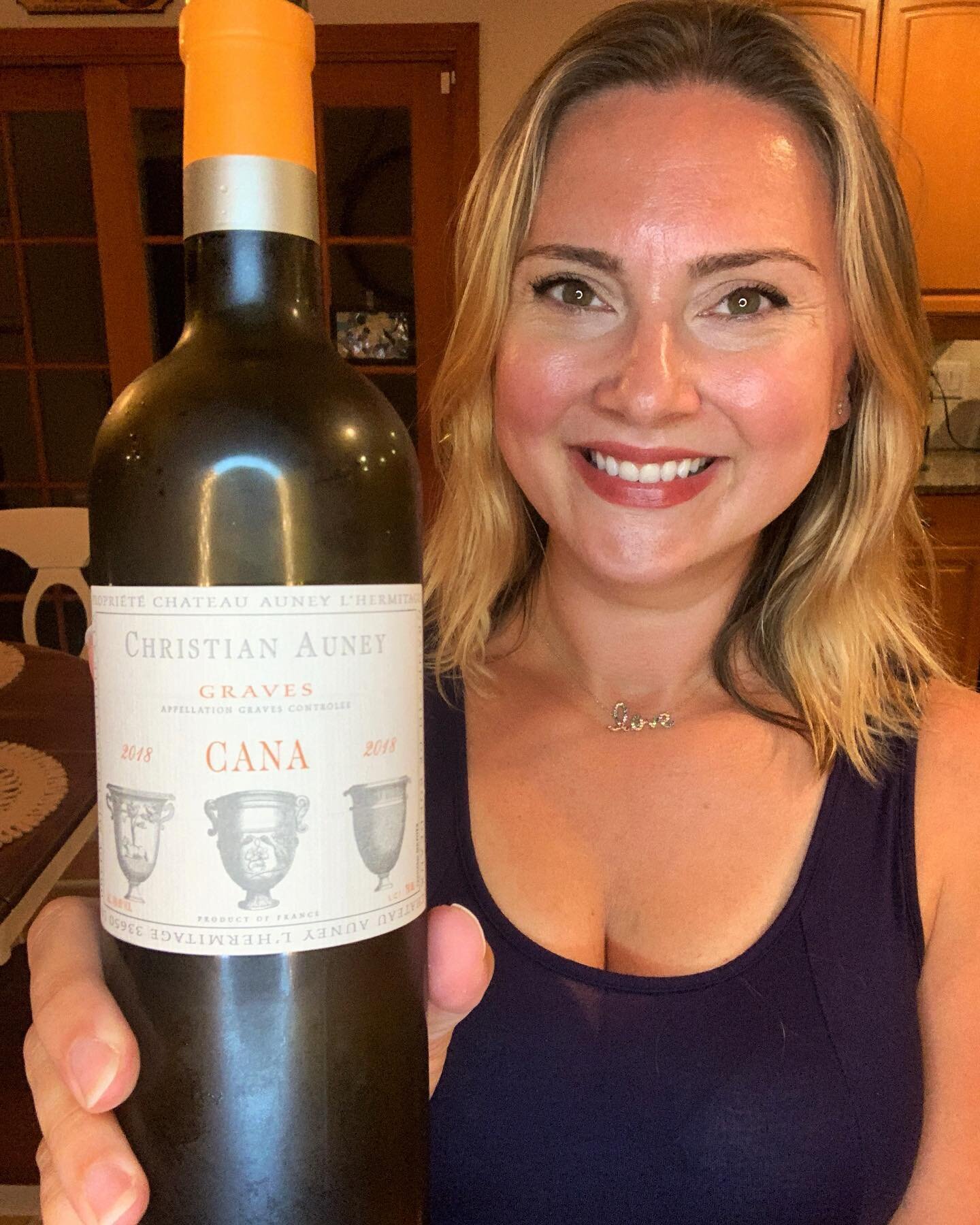 I had to share this beautiful white wine I had tonight. It was a Christian Auney 2018 Graves Blanc Cuvee Cana from Bordeaux. ⁣
⁣
While Bordeaux is known primarily for its famous red wines, its Left Bank region (Graves and Pessac-Léognan) produces in