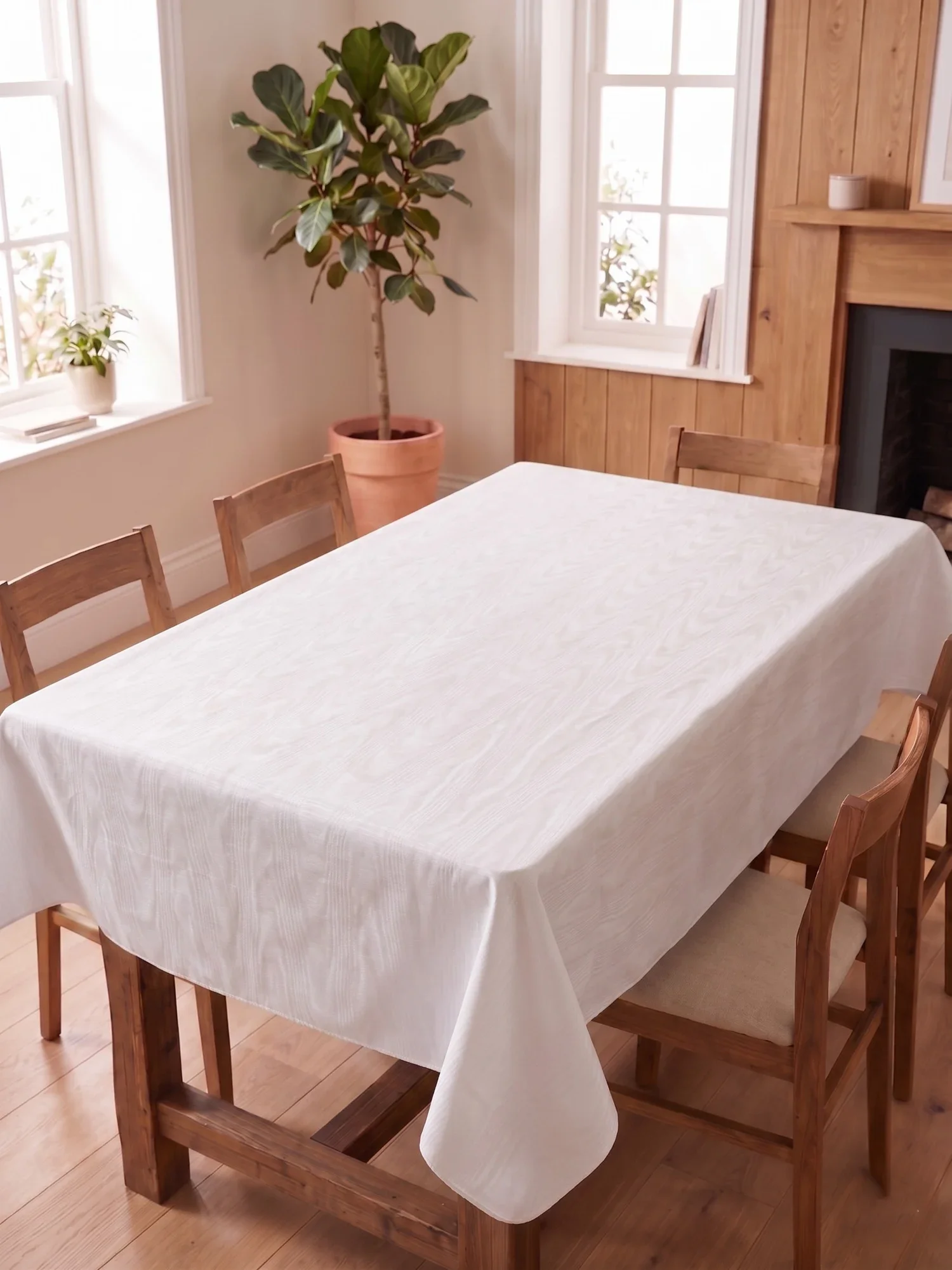 everyday-white-moire.webp