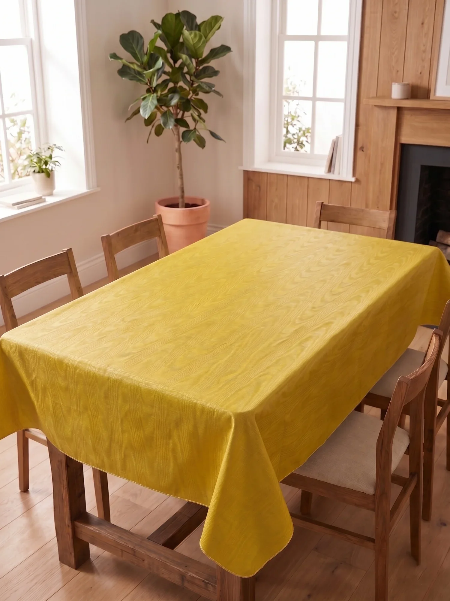 everyday-yellow-moire-view-1.webp