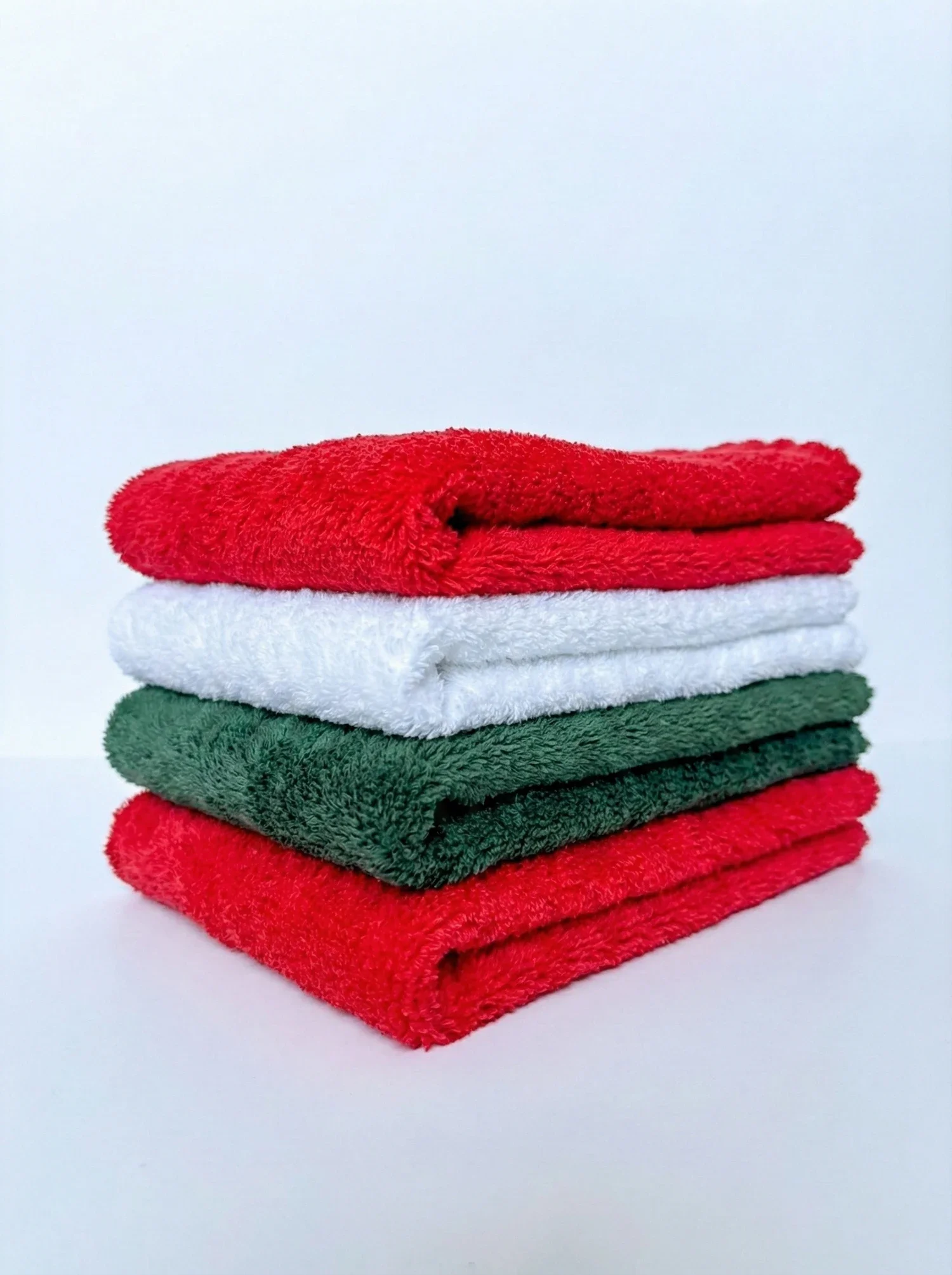 fluffy-christmas-detail-v1.webp