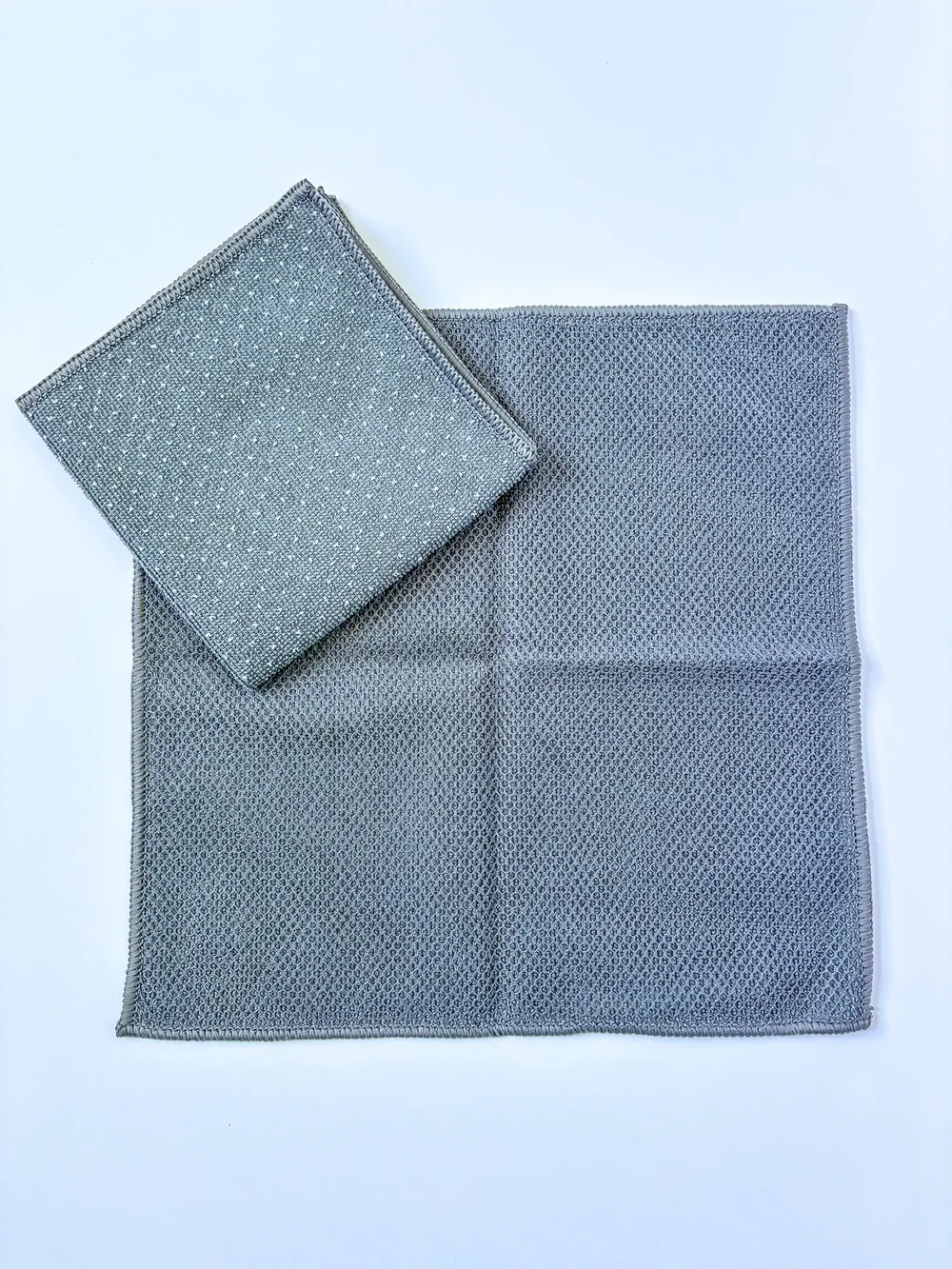 Gray dotted face and mesh reverse