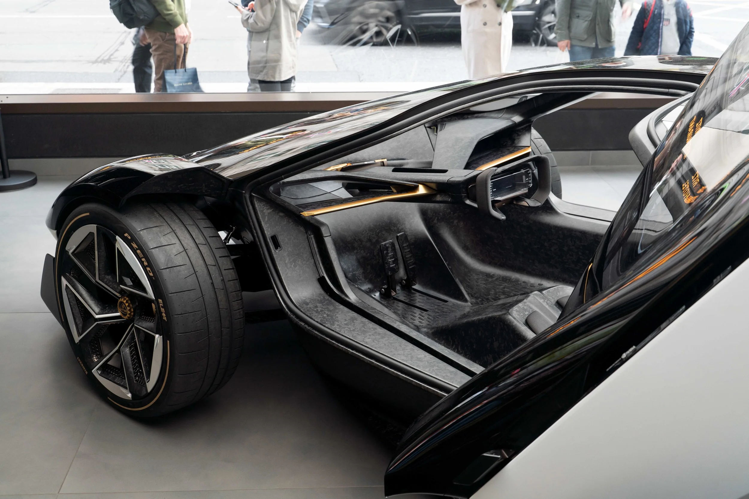 LOTUS MAYFAIR