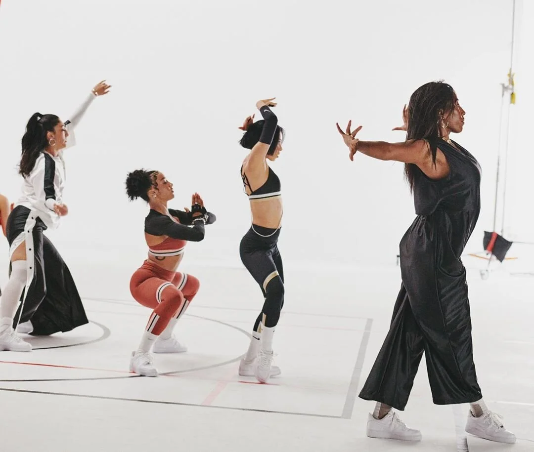 nike performance icon clash graphic