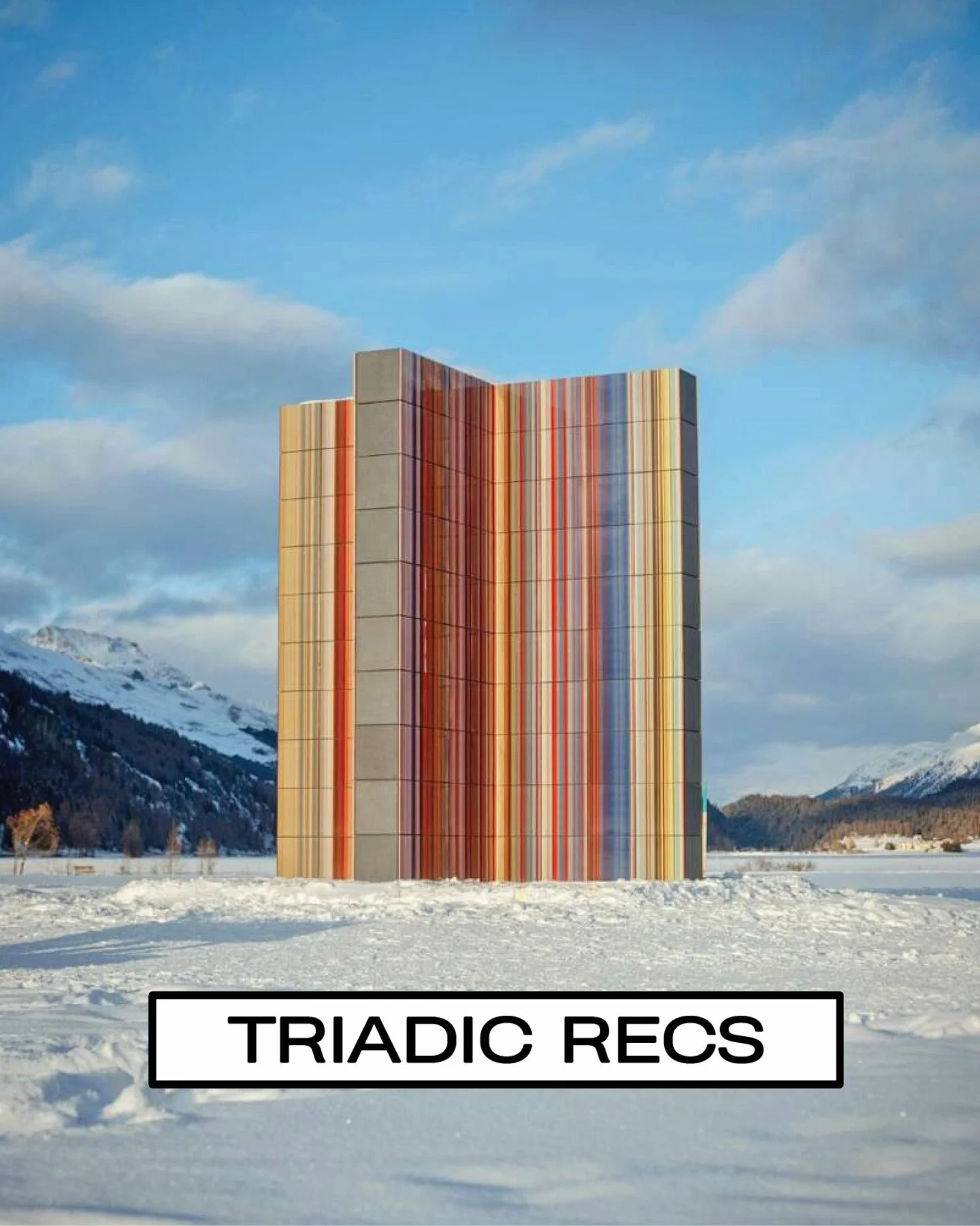 🔺 TRIADIC LOVES 🔺
Gerhard Richter&rsquo;s &lsquo;Strip Tower (962)&rsquo; in Sils Maria, Engadin. A rare moment where painting, sculpture, and landscape converge. Rising quietly at Lake Silvaplana, the work translates Richter&rsquo;s iconic Strip P