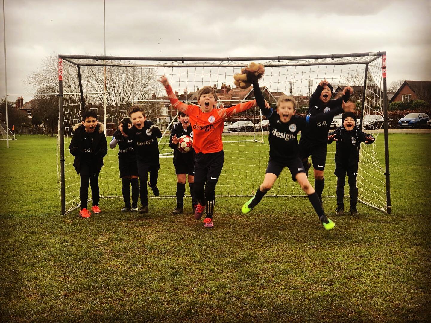 S4K Windsor Lions U9 roar! Today, the team won their group competition in the Thames Valley League with a third victory. 
@thedesignbusiness @sport4kids @s4kfc @grassrootsfootball @windsor @egham @nikefootball @brentfordfc @officialbhafc @spursoffici