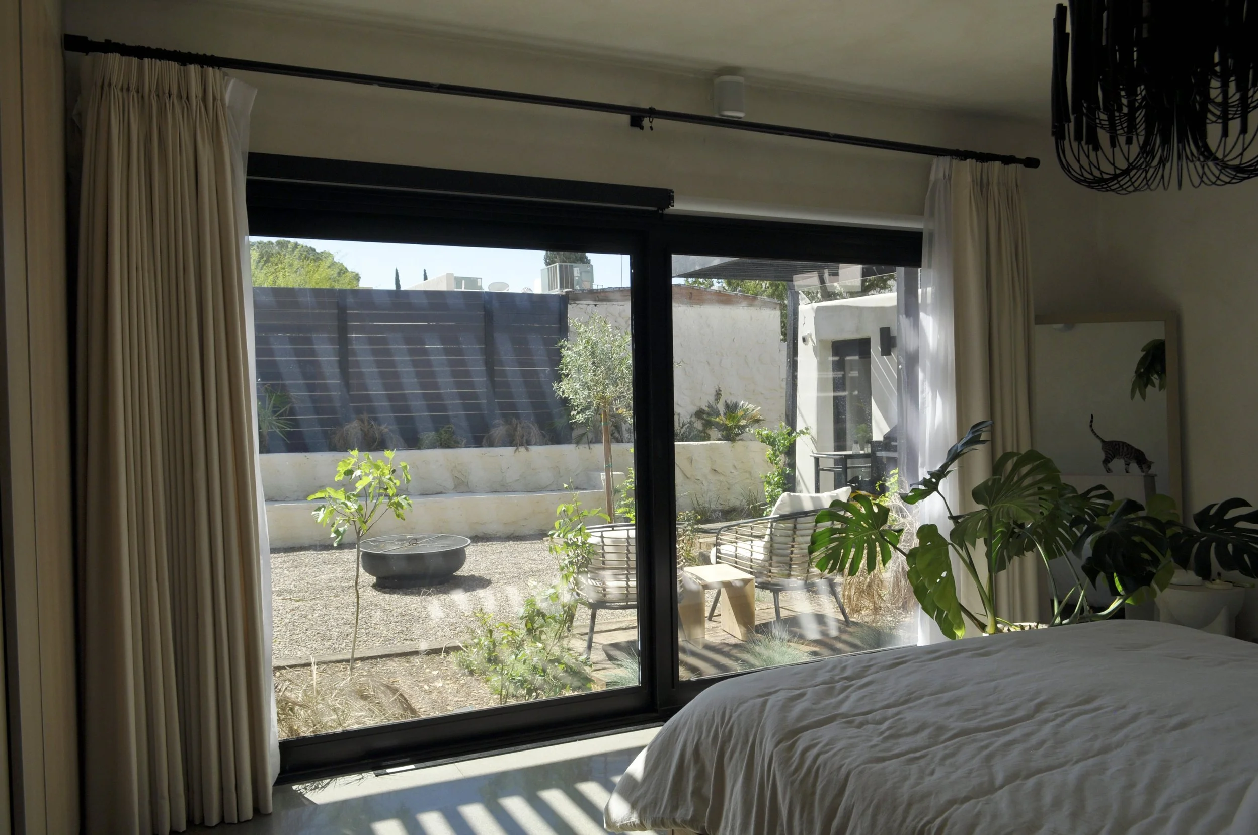Sliding Door 1.jpg