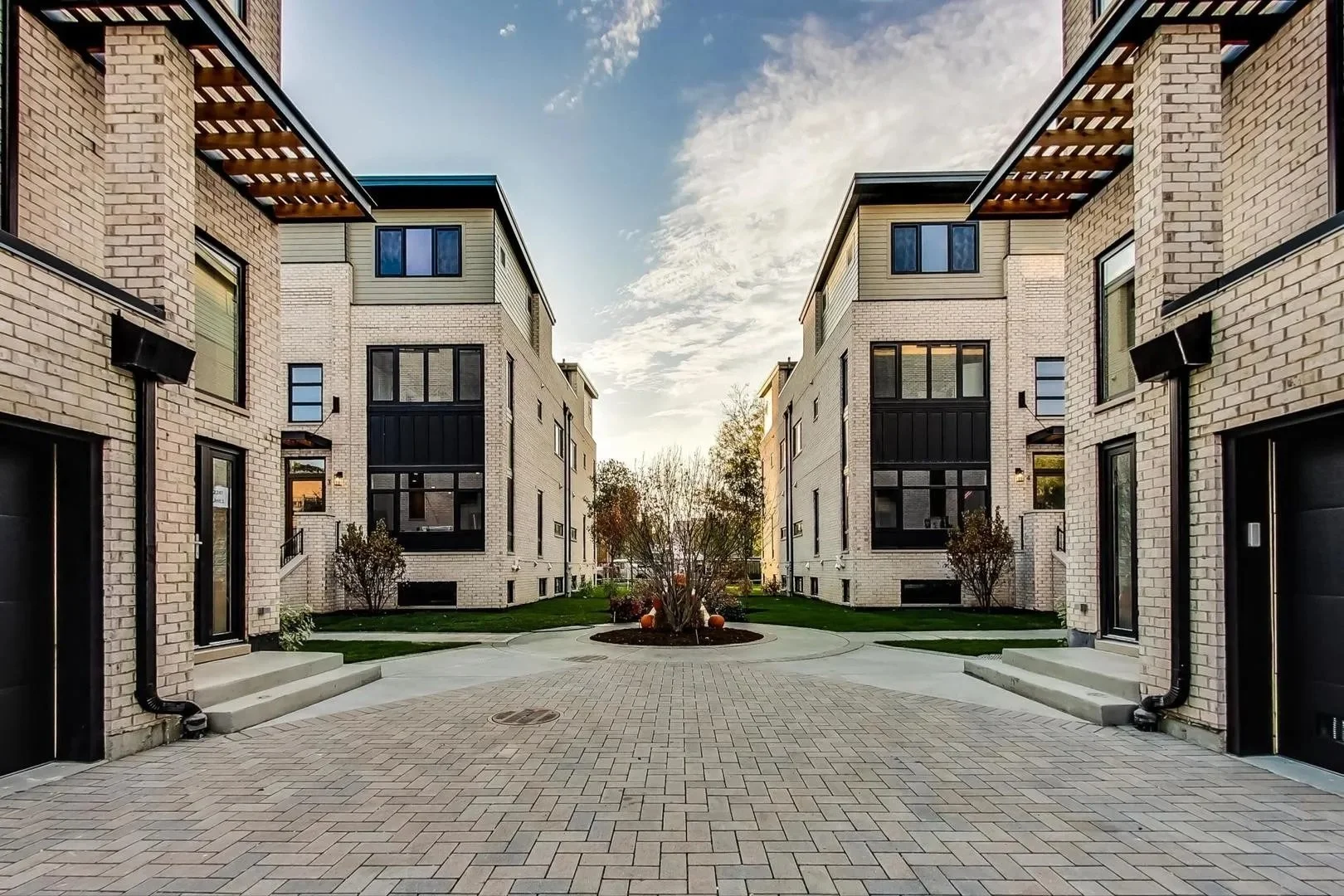 Rockwell Project Exterior Courtyard