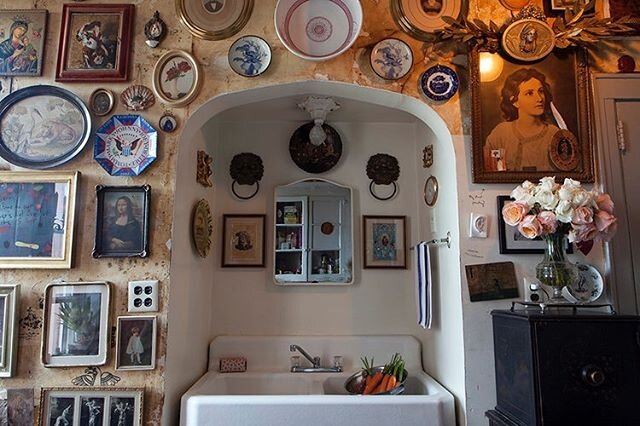 Designer Sean McNanney&rsquo;s (@savedny) kitchen at home in Williamsburg, NY which is stuffed with ceramics, curios, antiques, textiles and junk shop / street finds. I&rsquo;ve spent a long time today watching @tmagazine&rsquo;s House Tours and this