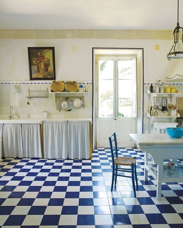 Giovanni and Lucia Guarini&rsquo;s kitchen in their home, a 17th century palace in Puglia built by Giovanni&rsquo;s ancestors. Featured in T magazine photographed by @ricardolabougle.
.
.
.
.
.
.
.
.
.
.
.
#tmagazine #kitchen #puglia #italiankitchen 