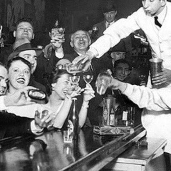 happy-crowd-at-bar-for-industry-night.png